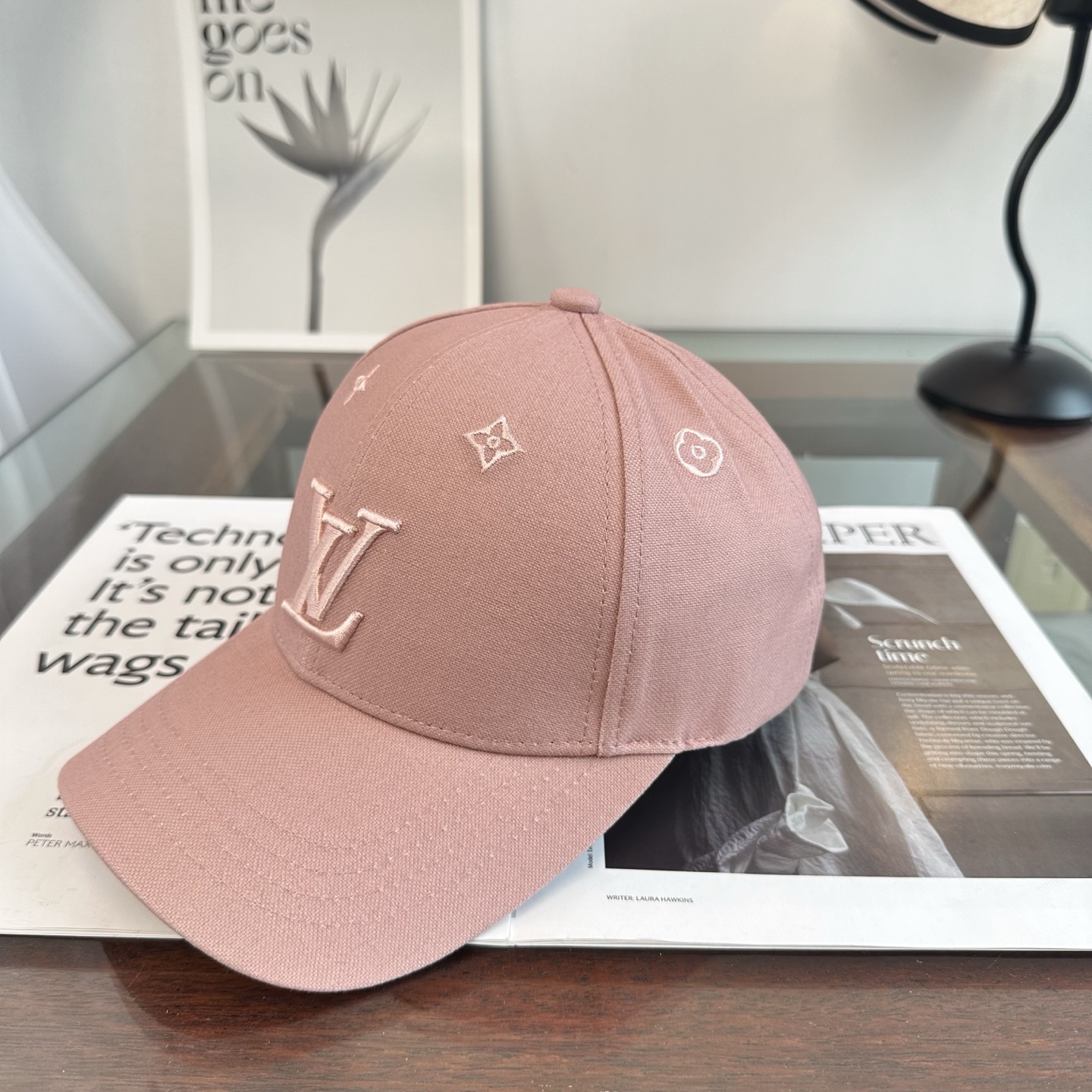 🧢路易威登棒球帽 LouisVuitton😍新款LV棒球帽，重工打造♥️高端大气，百搭款🤗男女通用！