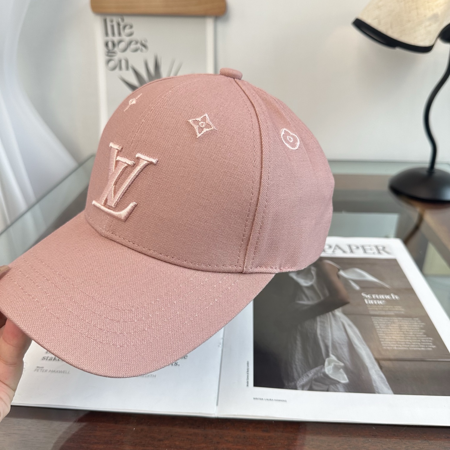 🧢路易威登棒球帽 LouisVuitton😍新款LV棒球帽，重工打造♥️高端大气，百搭款🤗男女通用！
