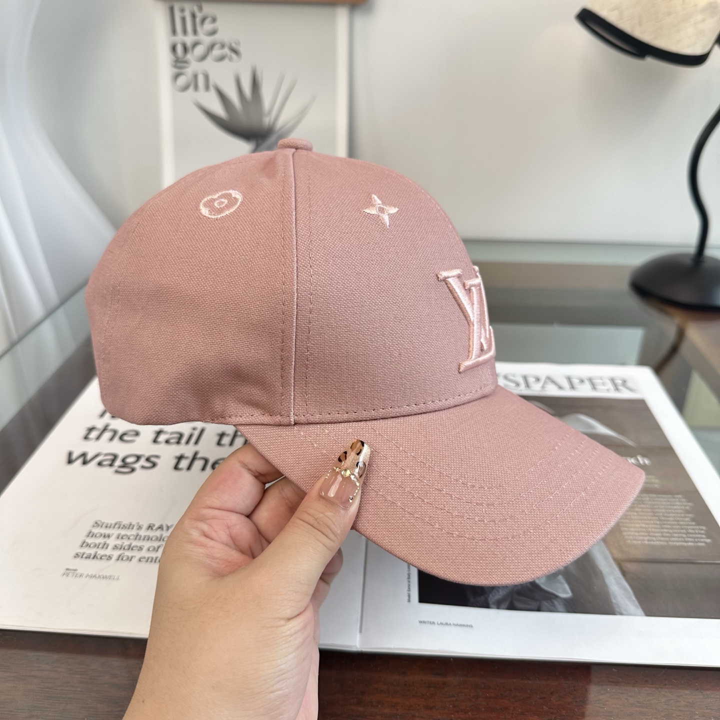 🧢路易威登棒球帽 LouisVuitton😍新款LV棒球帽，重工打造♥️高端大气，百搭款🤗男女通用！