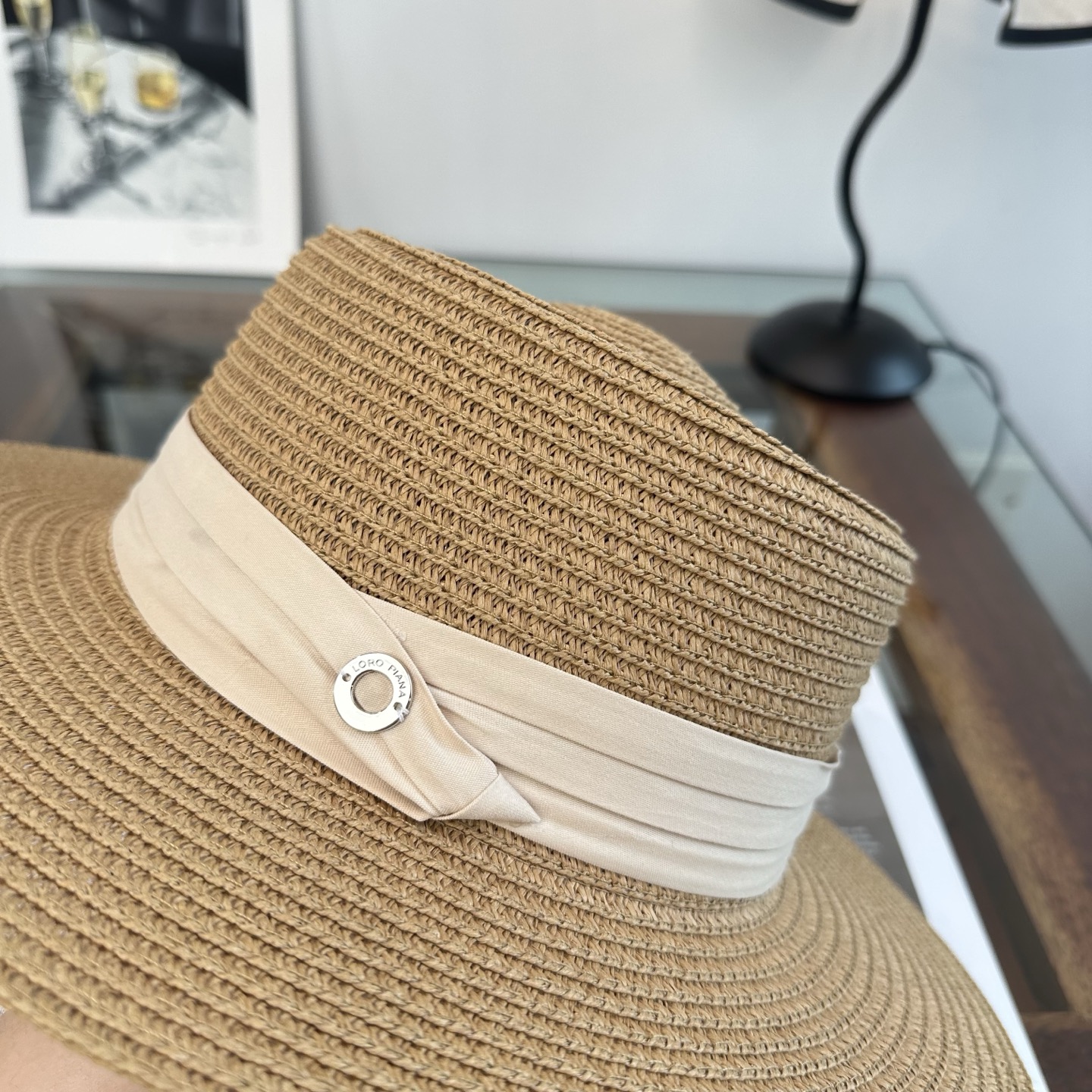 Loro Piana 2026新款平顶草帽 夏天海边首选～新款材质编织而成～质感满分💯
