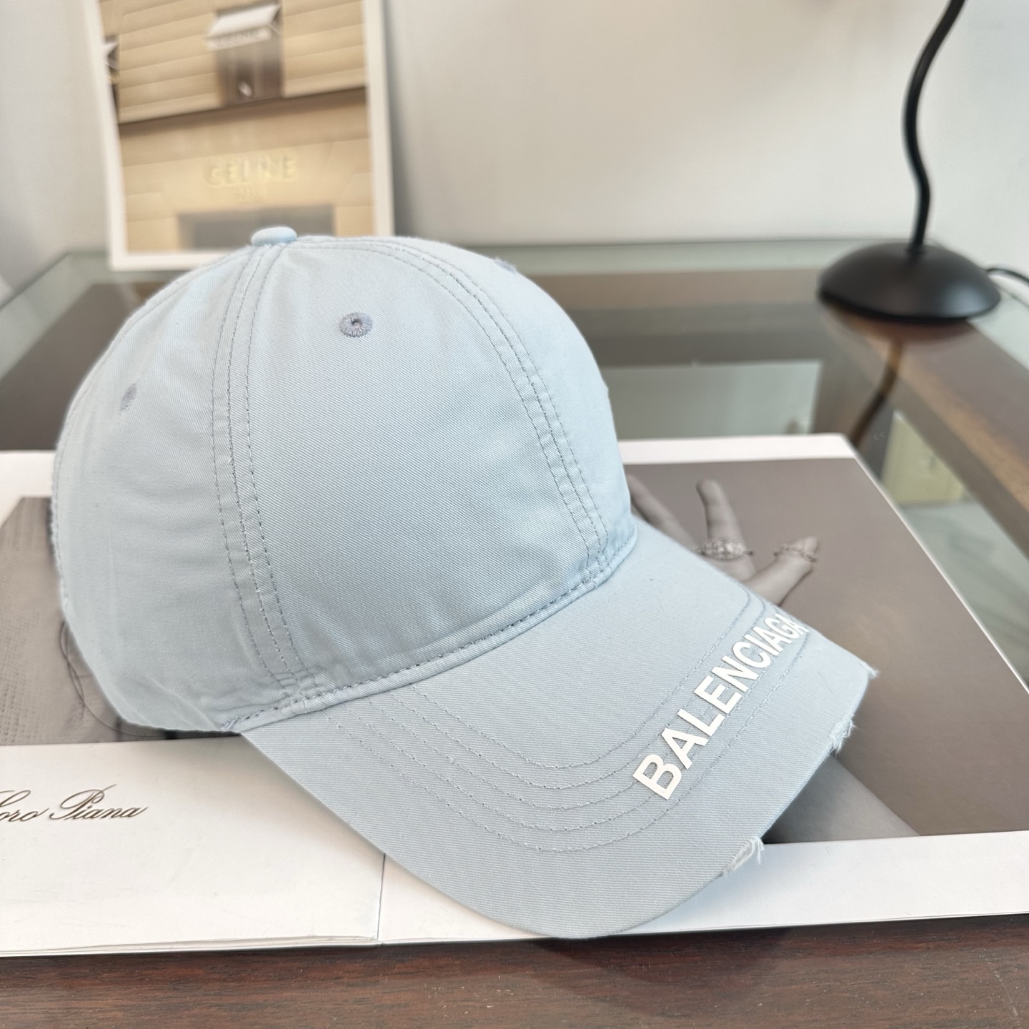 新品Balenciaga 巴黎世家字母新款棒球帽现货秒发🧢简约时尚超级无敌好看的帽子！情侣款！