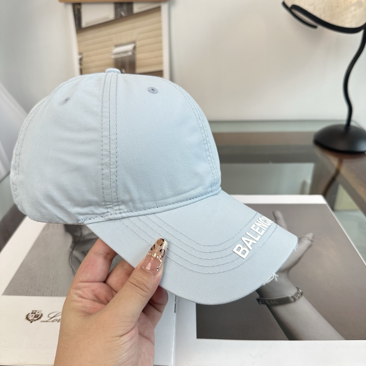 新品Balenciaga 巴黎世家字母新款棒球帽现货秒发🧢简约时尚超级无敌好看的帽子！情侣款！