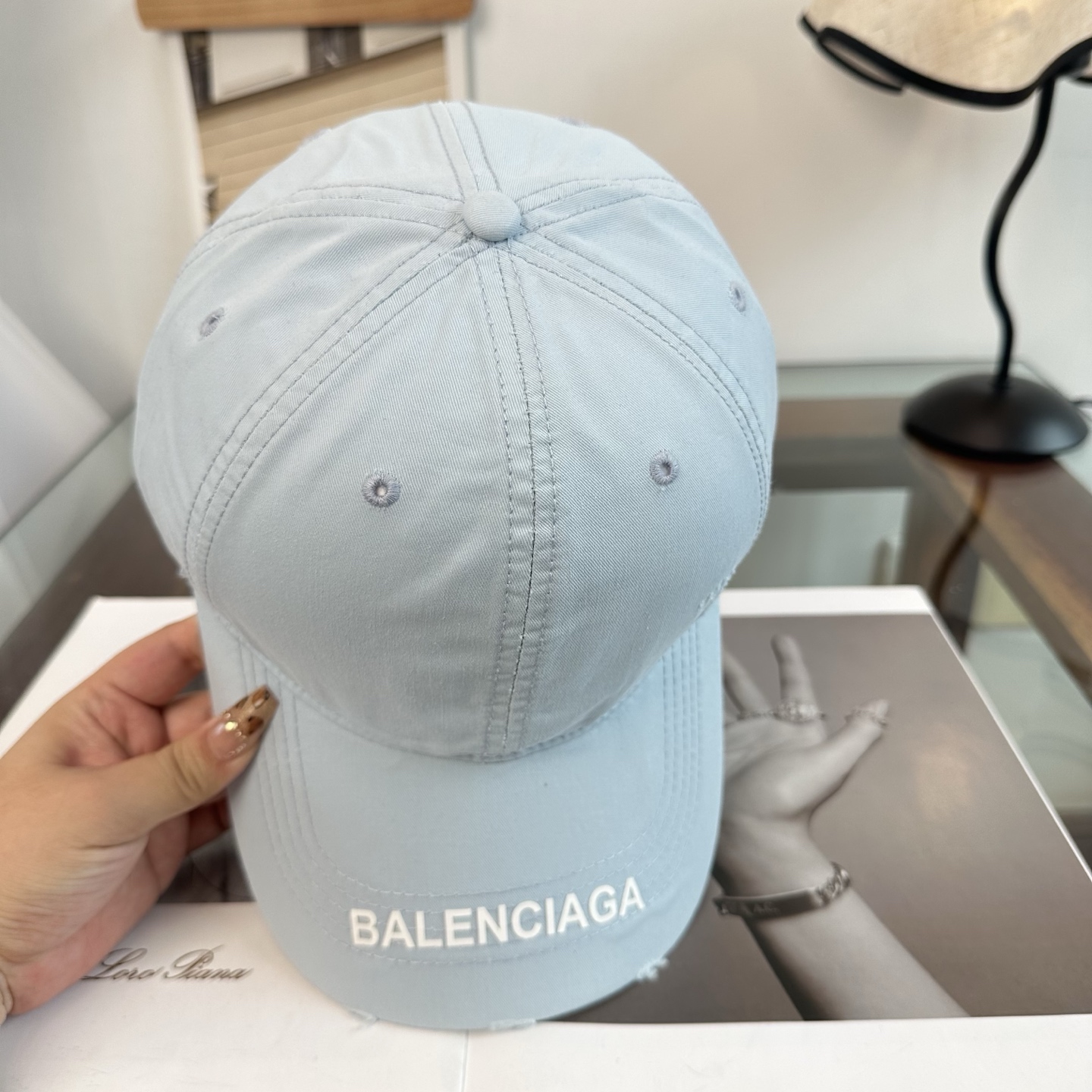 新品Balenciaga 巴黎世家字母新款棒球帽现货秒发🧢简约时尚超级无敌好看的帽子！情侣款！