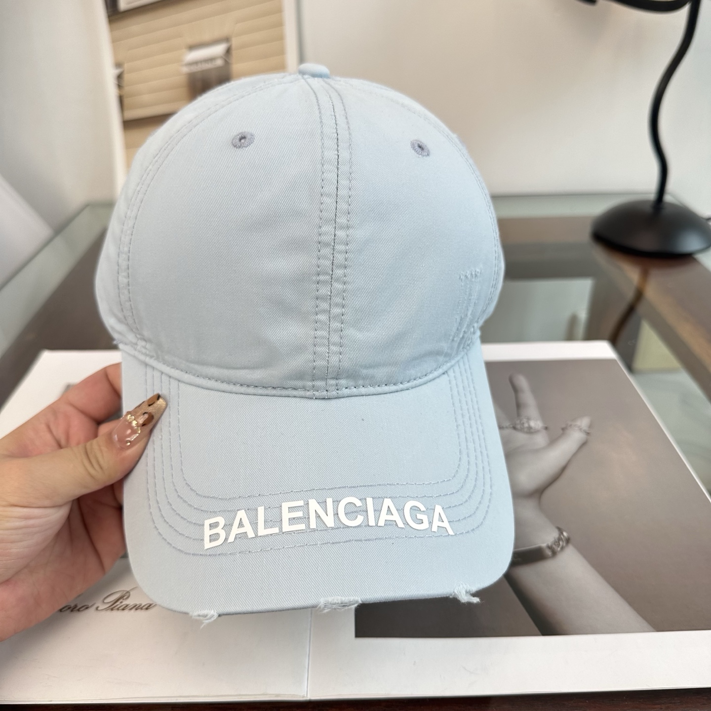 新品Balenciaga 巴黎世家字母新款棒球帽现货秒发🧢简约时尚超级无敌好看的帽子！情侣款！