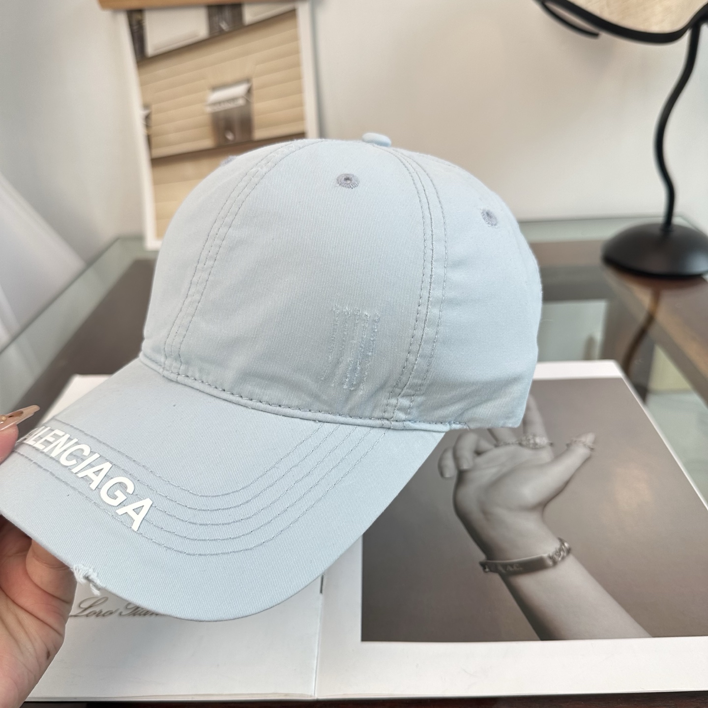 新品Balenciaga 巴黎世家字母新款棒球帽现货秒发🧢简约时尚超级无敌好看的帽子！情侣款！
