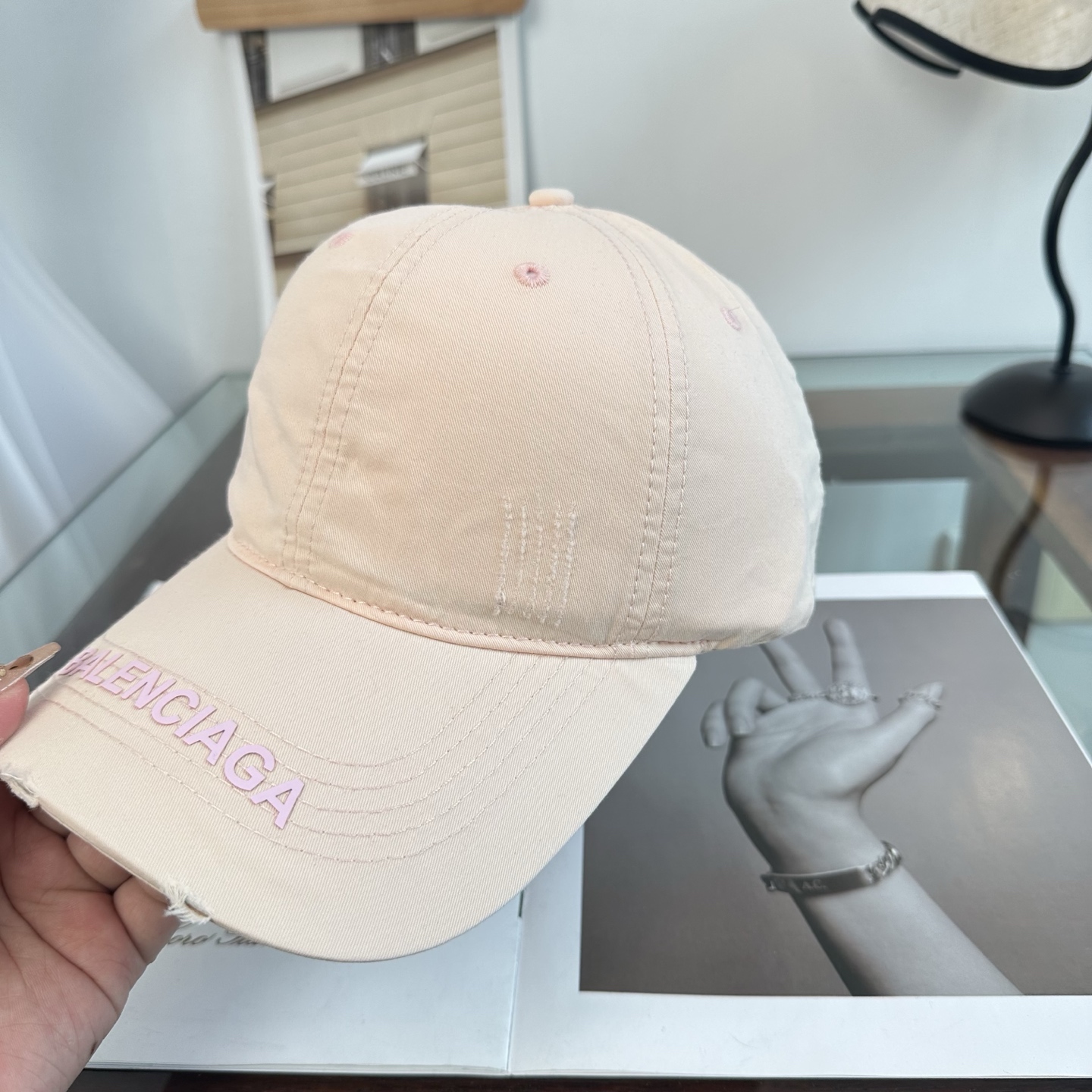 新品Balenciaga 巴黎世家字母新款棒球帽现货秒发🧢简约时尚超级无敌好看的帽子！情侣款！