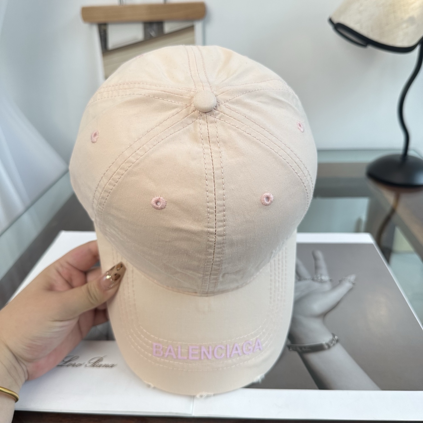 新品Balenciaga 巴黎世家字母新款棒球帽现货秒发🧢简约时尚超级无敌好看的帽子！情侣款！