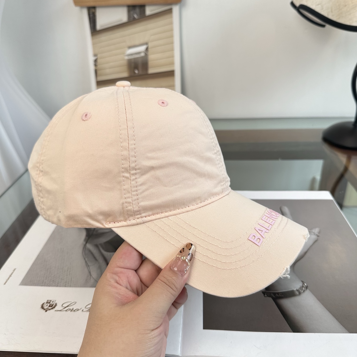 新品Balenciaga 巴黎世家字母新款棒球帽现货秒发🧢简约时尚超级无敌好看的帽子！情侣款！