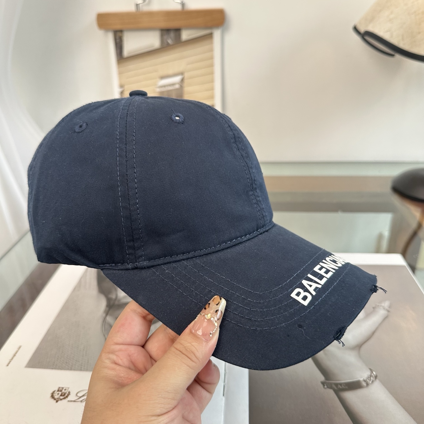 新品Balenciaga 巴黎世家字母新款棒球帽现货秒发🧢简约时尚超级无敌好看的帽子！情侣款！