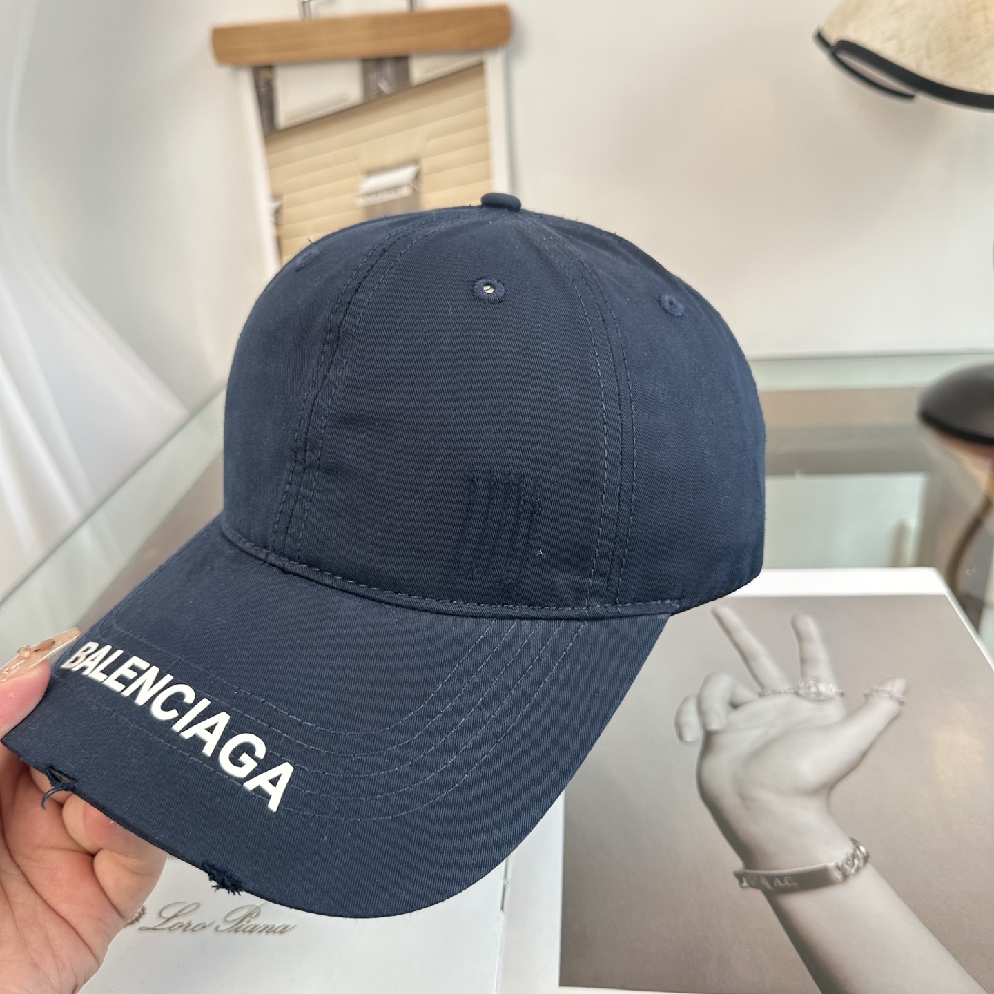 新品Balenciaga 巴黎世家字母新款棒球帽现货秒发🧢简约时尚超级无敌好看的帽子！情侣款！