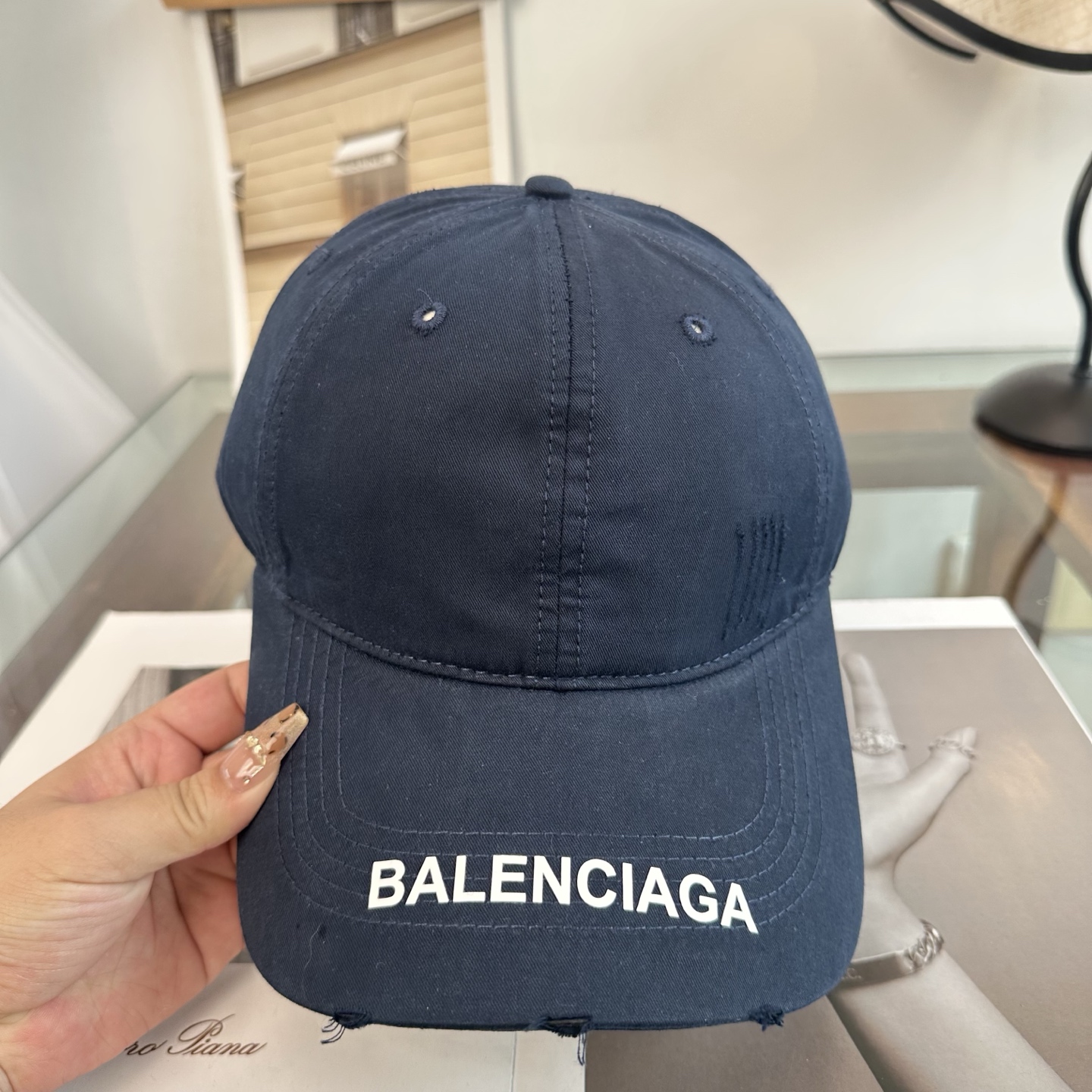 新品Balenciaga 巴黎世家字母新款棒球帽现货秒发🧢简约时尚超级无敌好看的帽子！情侣款！