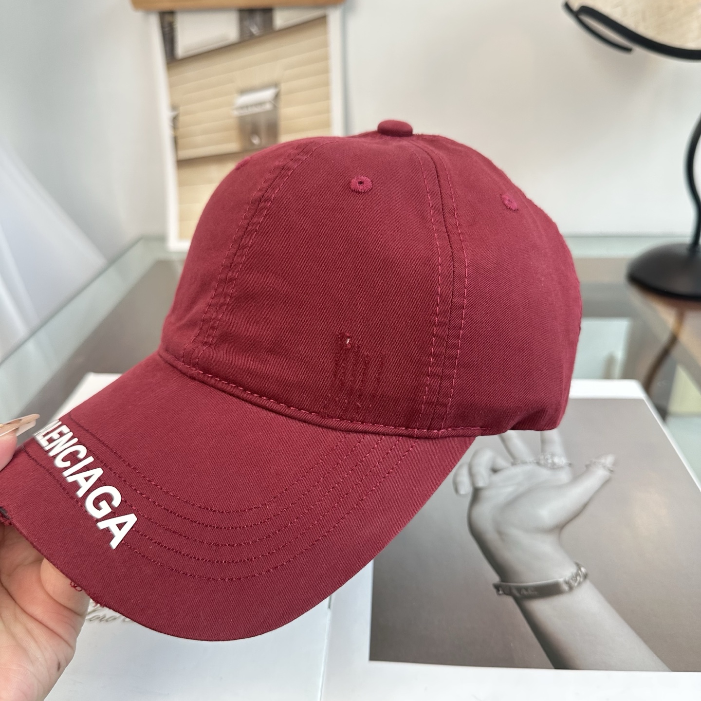 新品Balenciaga 巴黎世家字母新款棒球帽现货秒发🧢简约时尚超级无敌好看的帽子！情侣款！