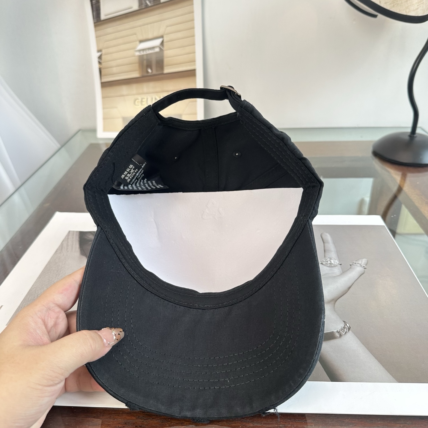 新品Balenciaga 巴黎世家字母新款棒球帽现货秒发🧢简约时尚超级无敌好看的帽子！情侣款！