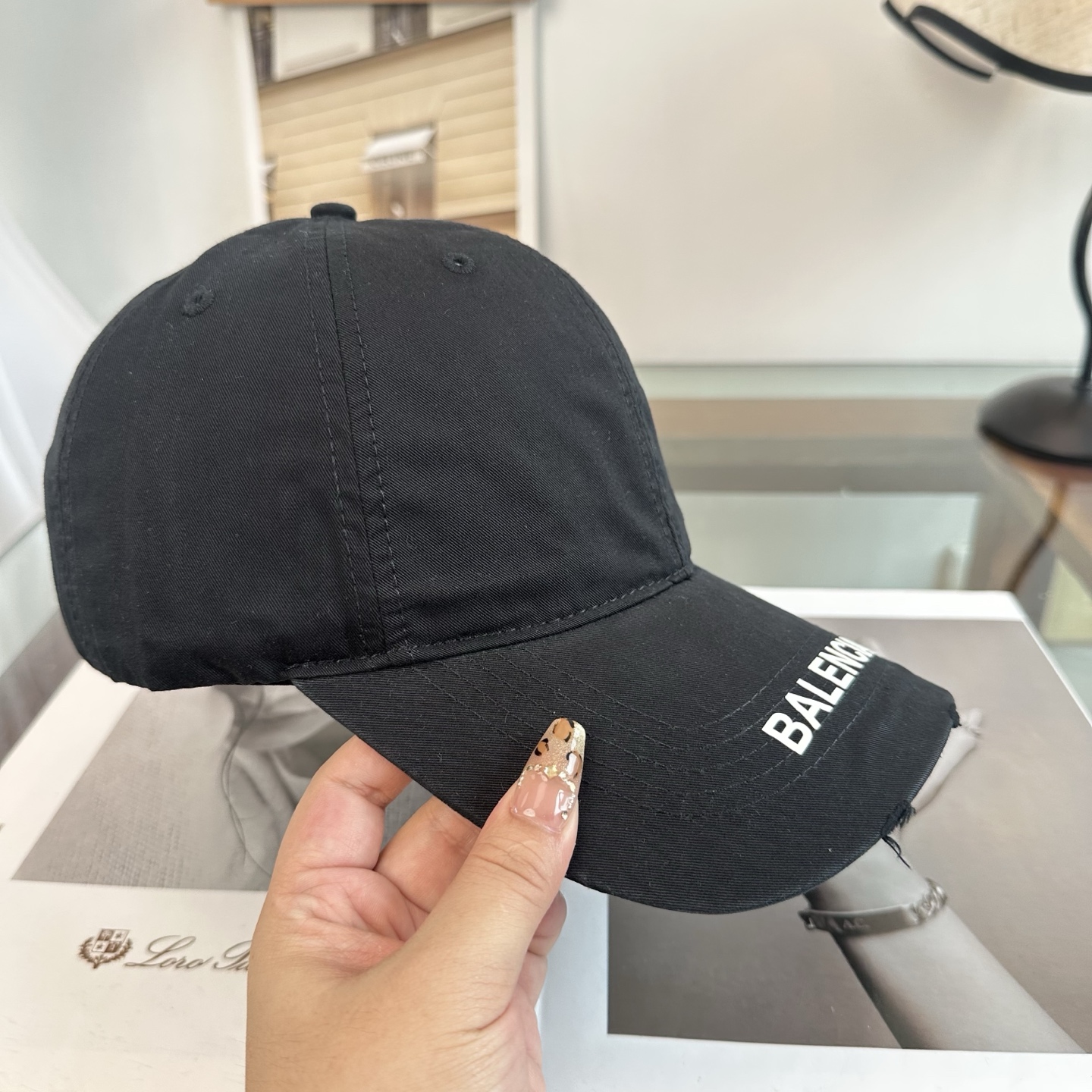 新品Balenciaga 巴黎世家字母新款棒球帽现货秒发🧢简约时尚超级无敌好看的帽子！情侣款！