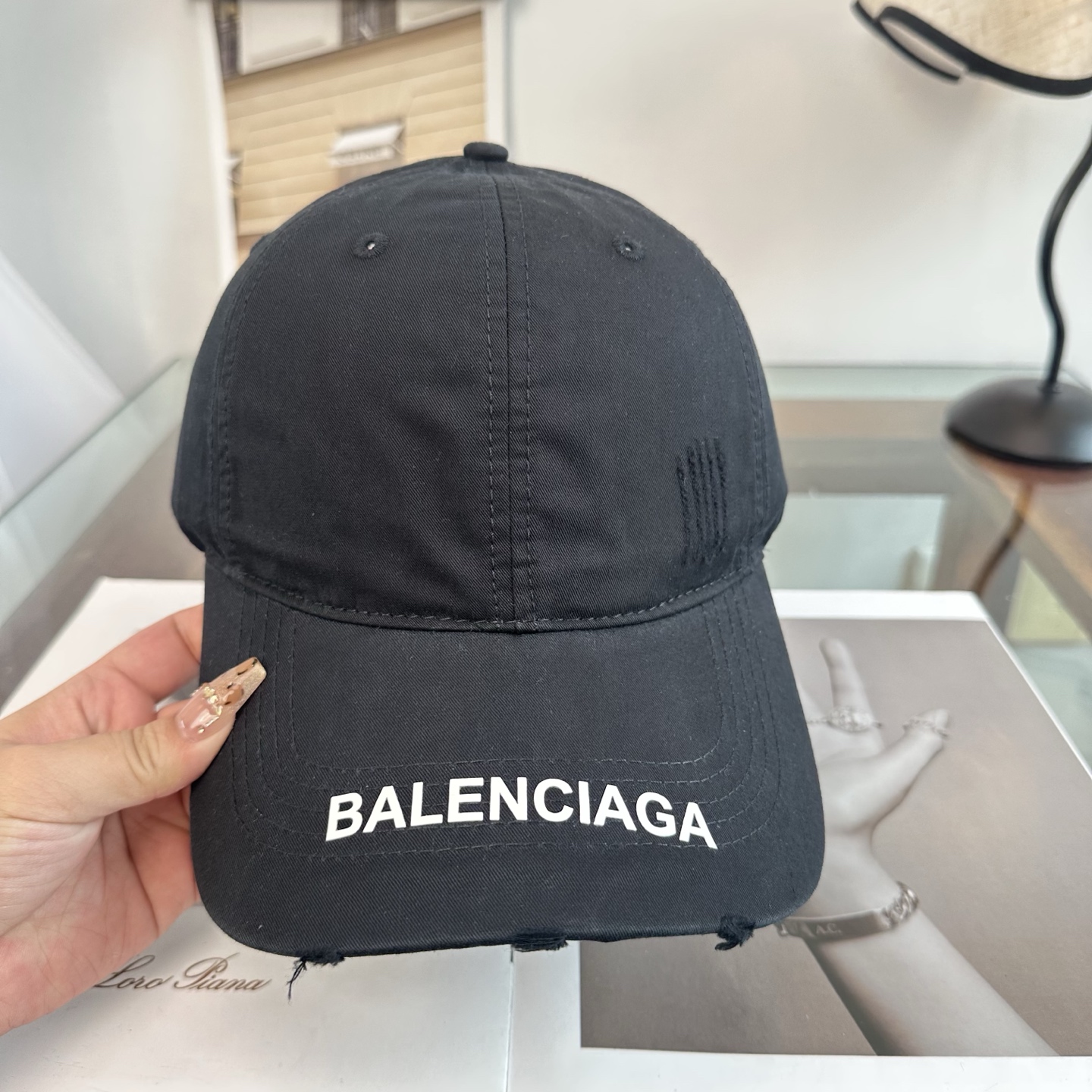 新品Balenciaga 巴黎世家字母新款棒球帽现货秒发🧢简约时尚超级无敌好看的帽子！情侣款！