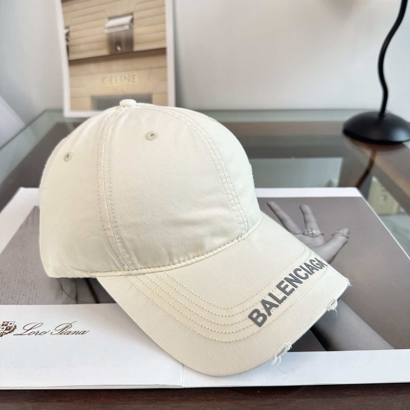 新品Balenciaga 巴黎世家字母新款棒球帽现货秒发🧢简约时尚超级无敌好看的帽子！情侣款！