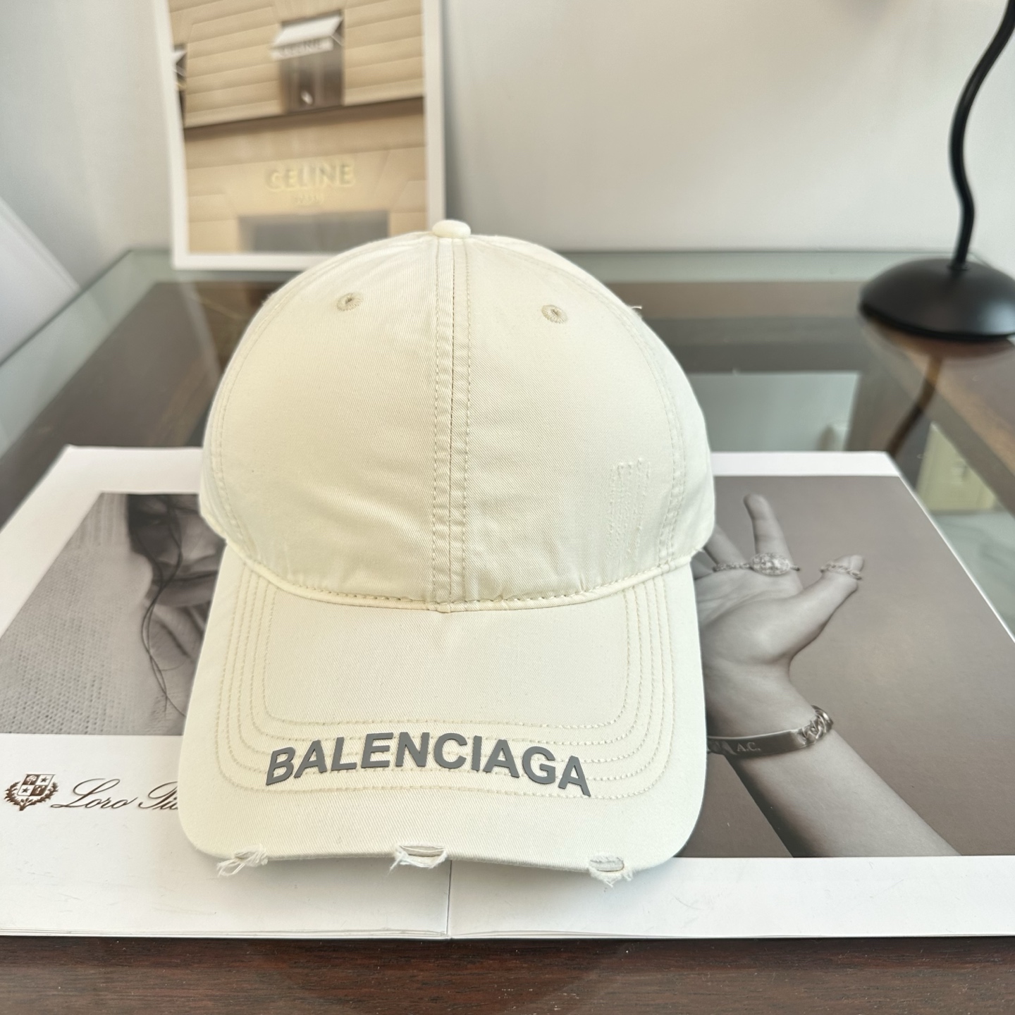 新品Balenciaga 巴黎世家字母新款棒球帽现货秒发🧢简约时尚超级无敌好看的帽子！情侣款！