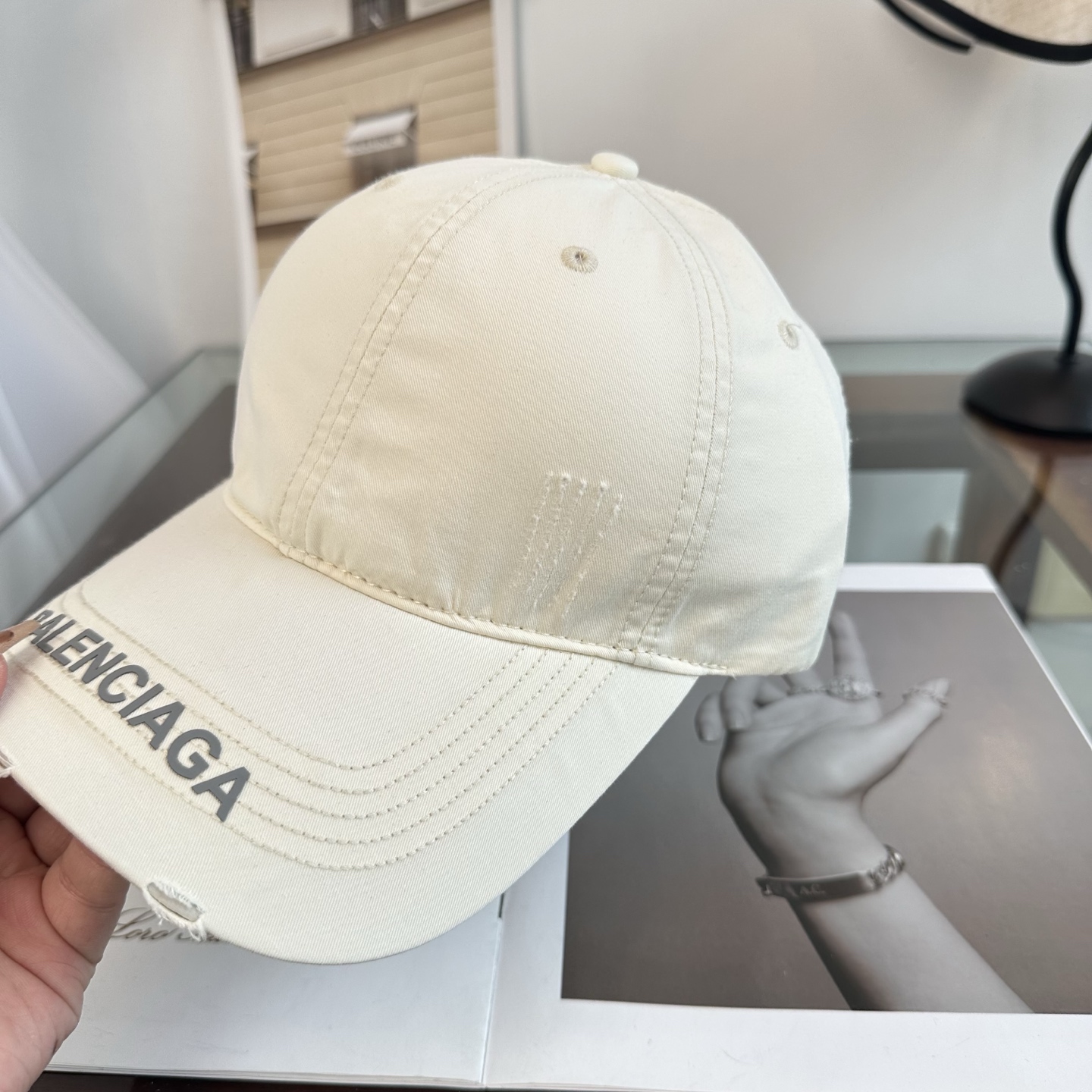 新品Balenciaga 巴黎世家字母新款棒球帽现货秒发🧢简约时尚超级无敌好看的帽子！情侣款！