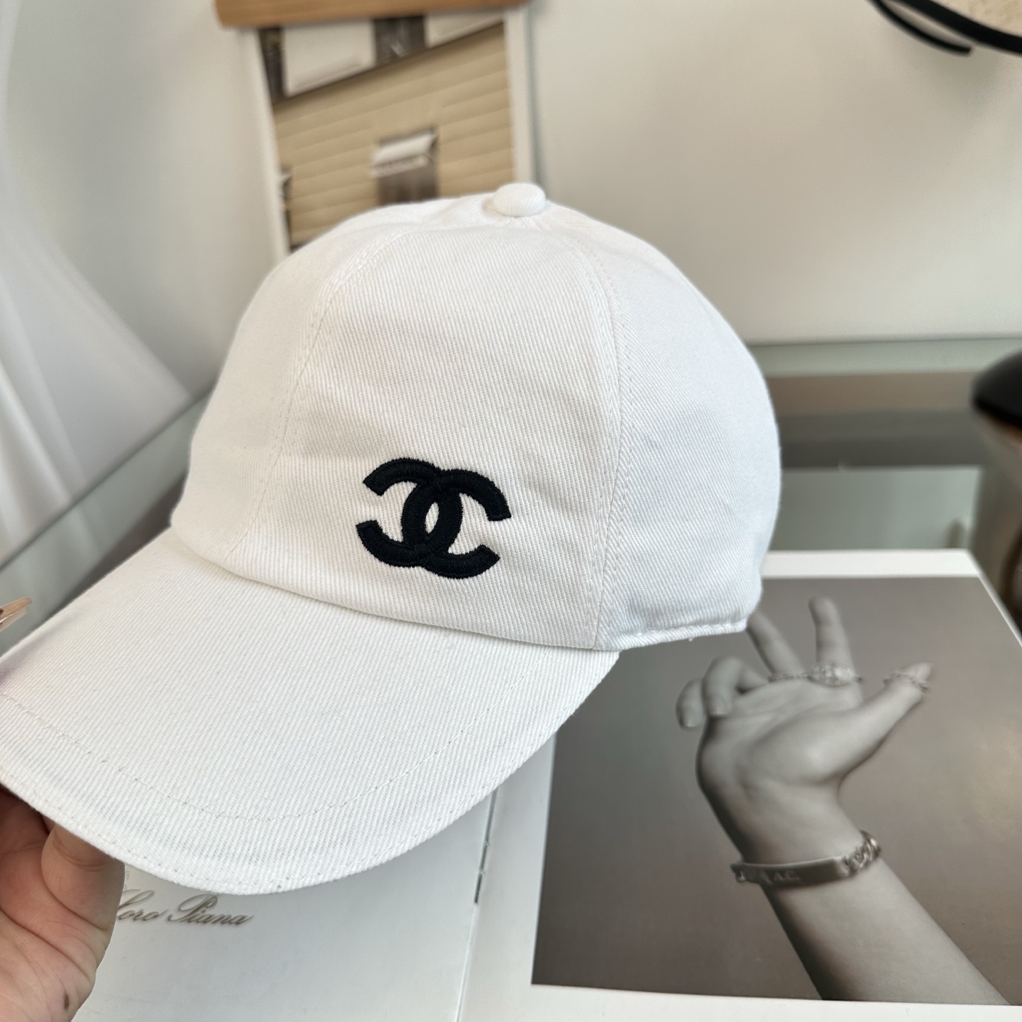 【CHANEL香奈儿】新款高级感牛仔小香风鸭舌帽 ，遮阳又超好搭配，出街单品 高货版本原单品质👄
