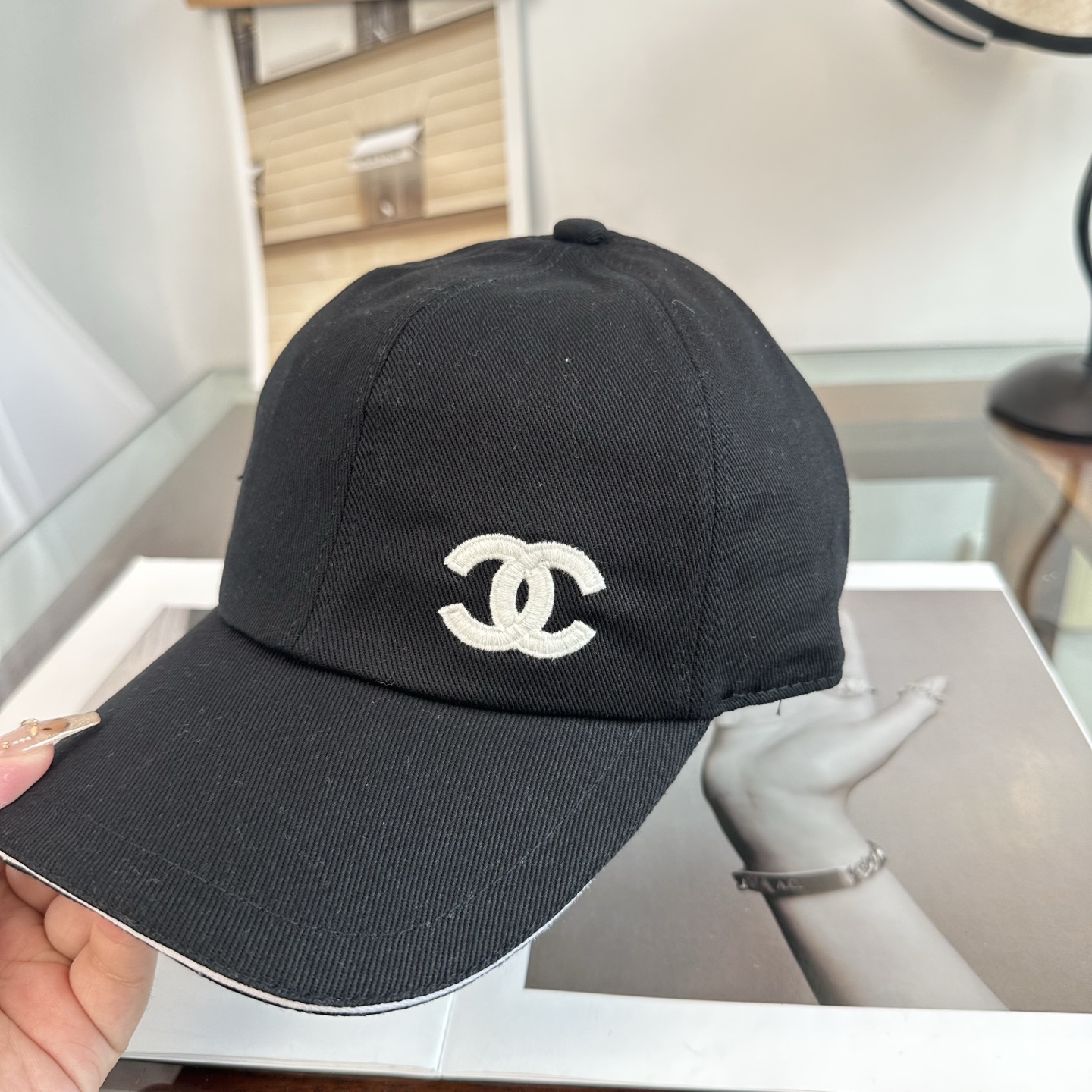 【CHANEL香奈儿】新款高级感牛仔小香风鸭舌帽 ，遮阳又超好搭配，出街单品 高货版本原单品质👄