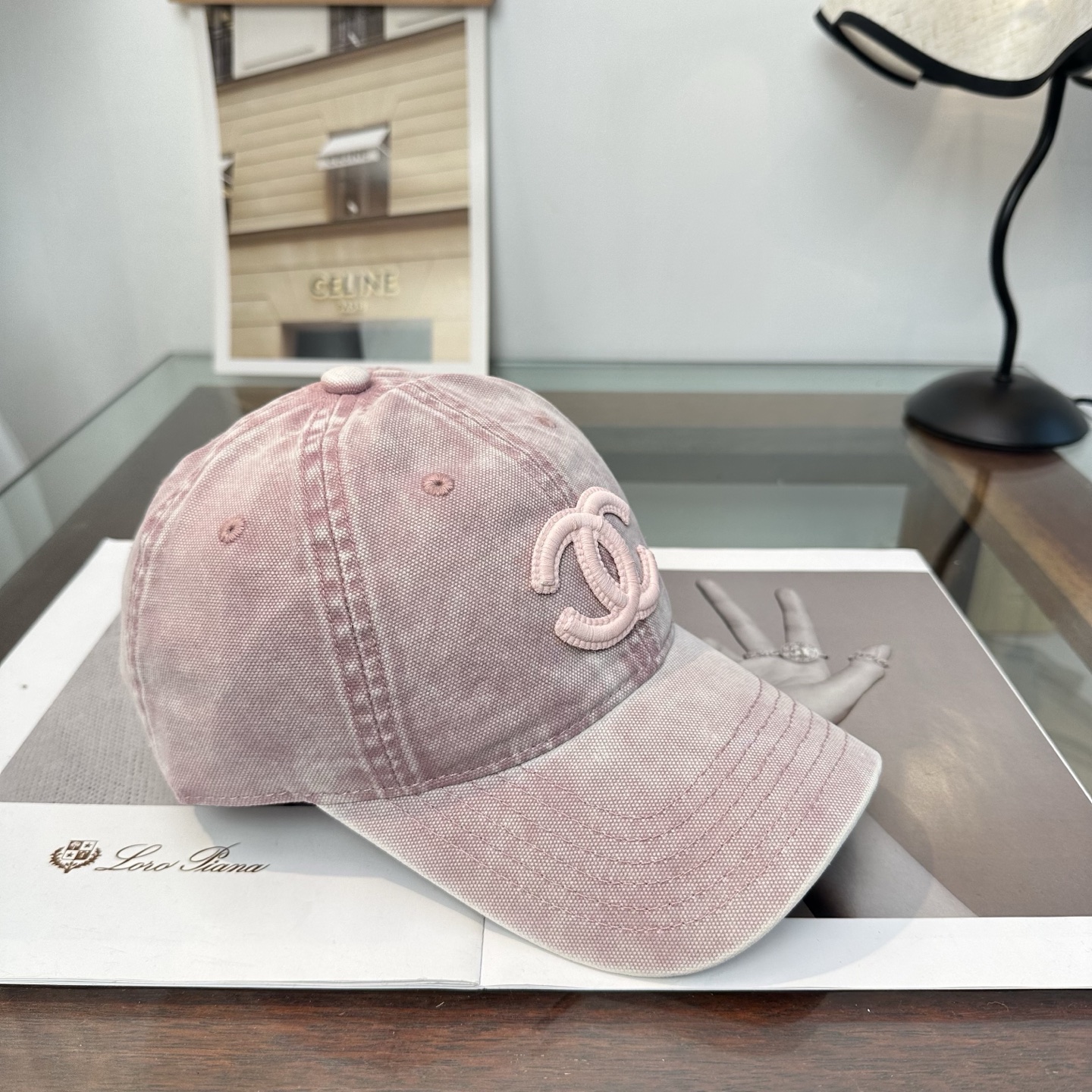 【CHANEL香奈儿】新款高级感小香风鸭舌帽 ，遮阳又超好搭配，出街单品 高货版本原单品质👄