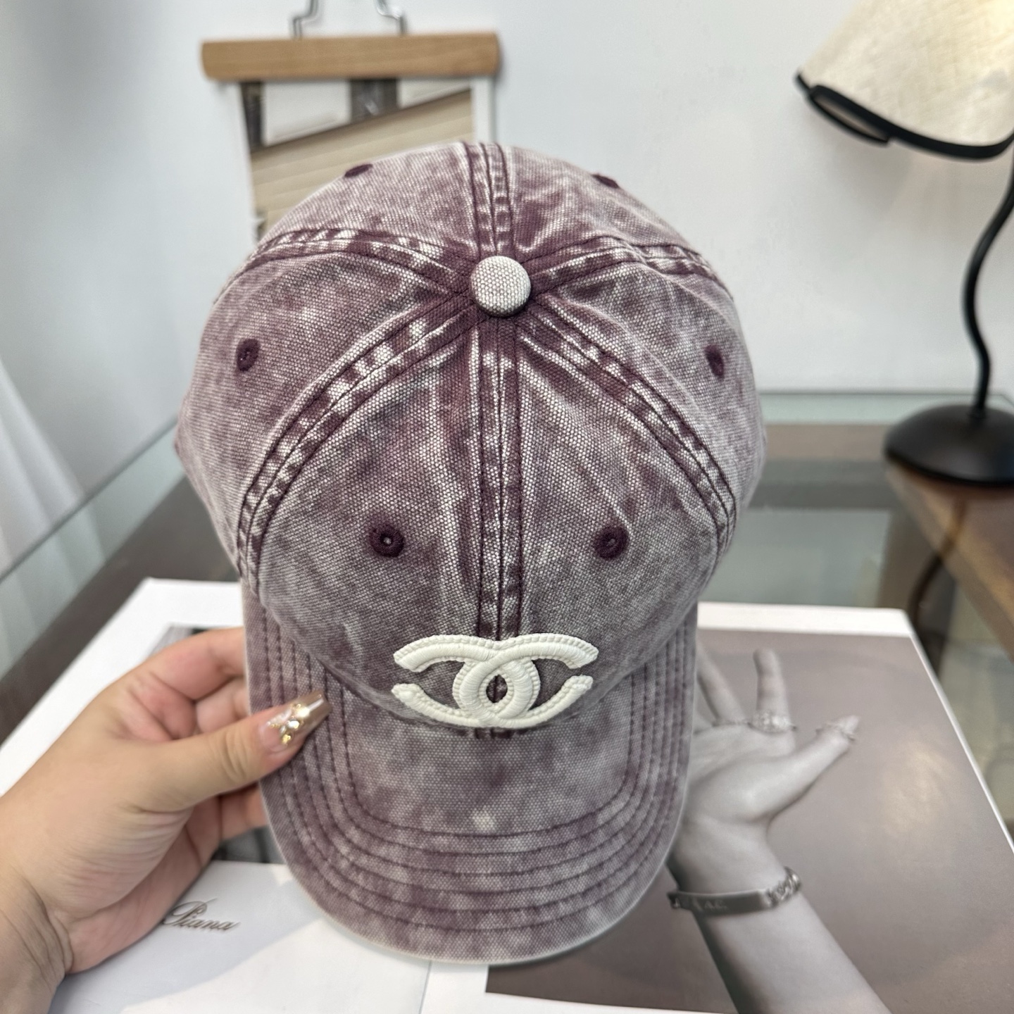 【CHANEL香奈儿】新款高级感小香风鸭舌帽 ，遮阳又超好搭配，出街单品 高货版本原单品质👄