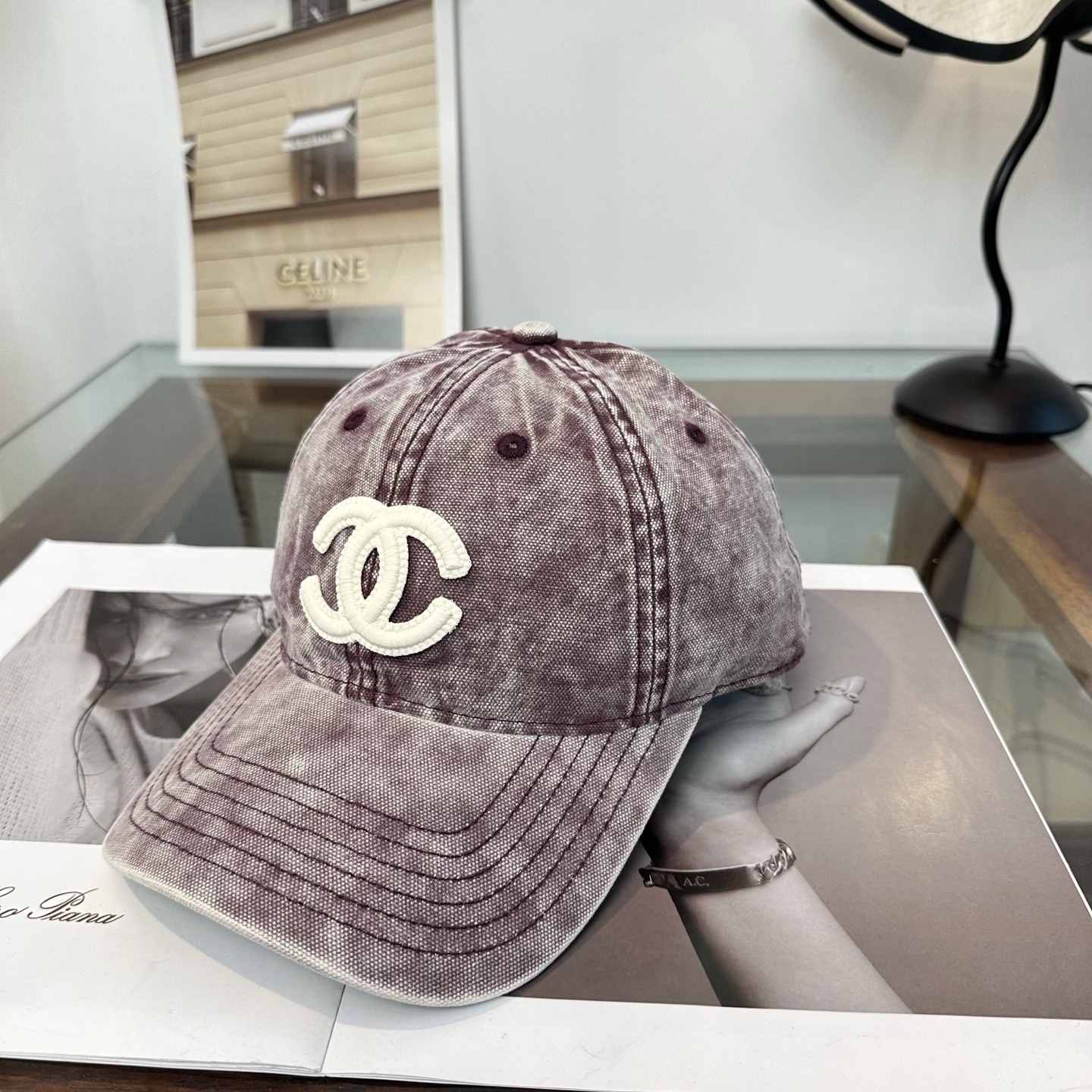 【CHANEL香奈儿】新款高级感小香风鸭舌帽 ，遮阳又超好搭配，出街单品 高货版本原单品质👄