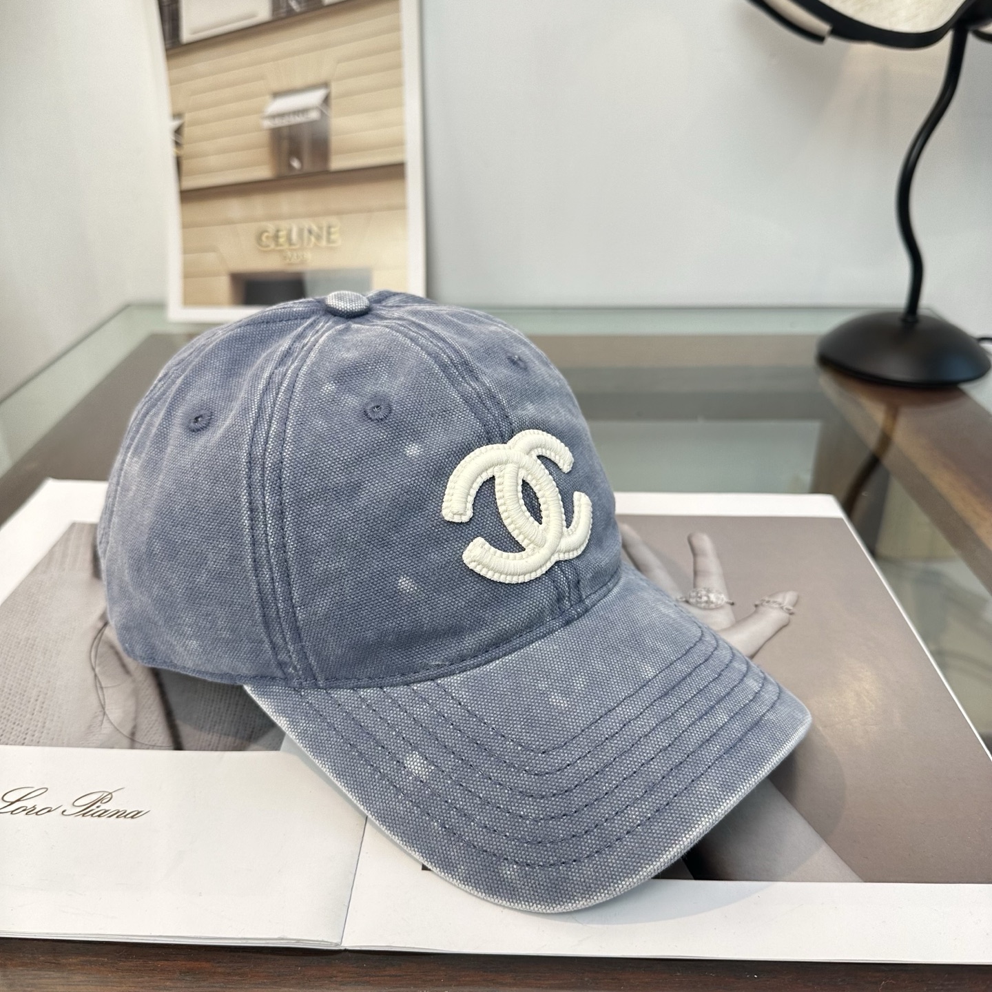 【CHANEL香奈儿】新款高级感小香风鸭舌帽 ，遮阳又超好搭配，出街单品 高货版本原单品质👄