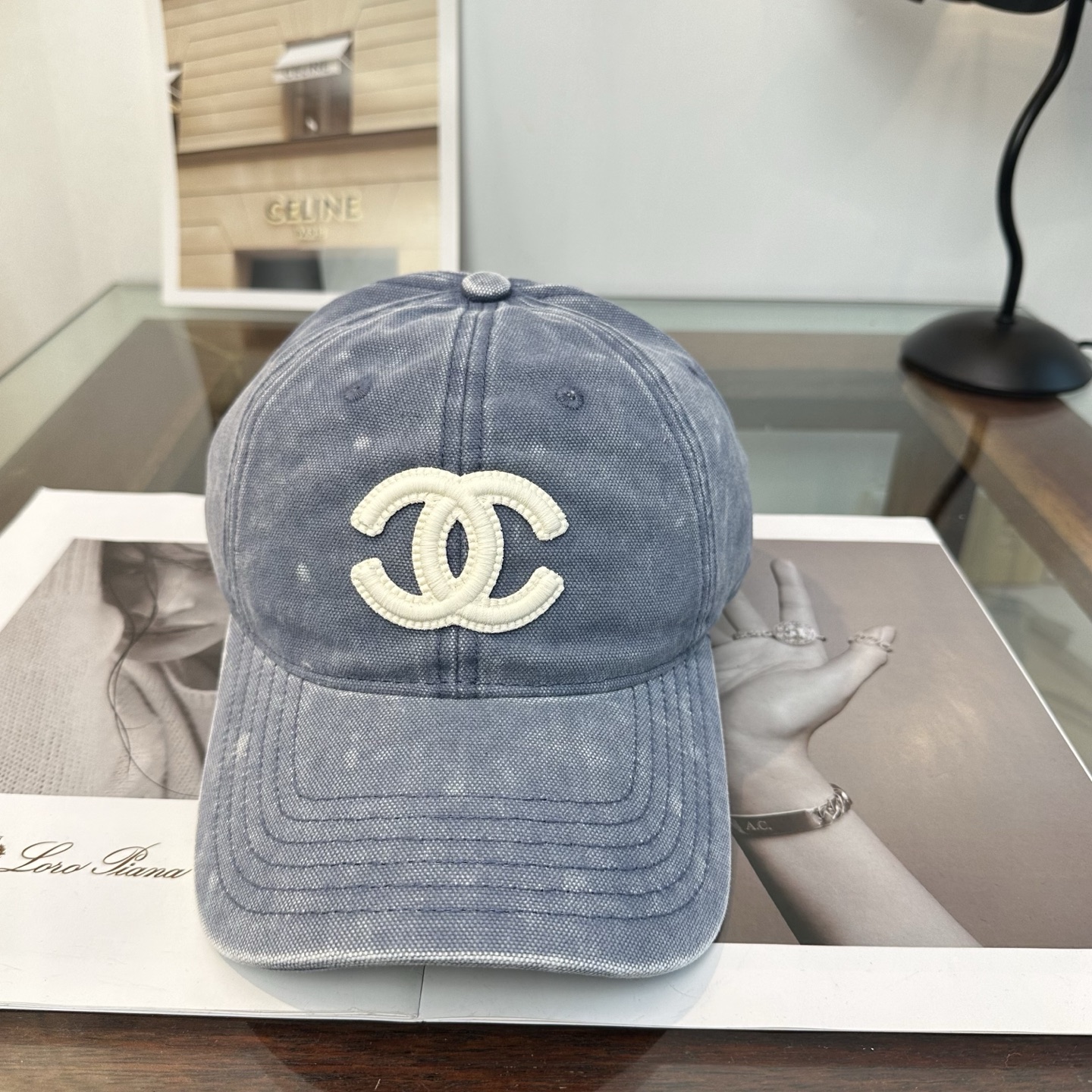 【CHANEL香奈儿】新款高级感小香风鸭舌帽 ，遮阳又超好搭配，出街单品 高货版本原单品质👄