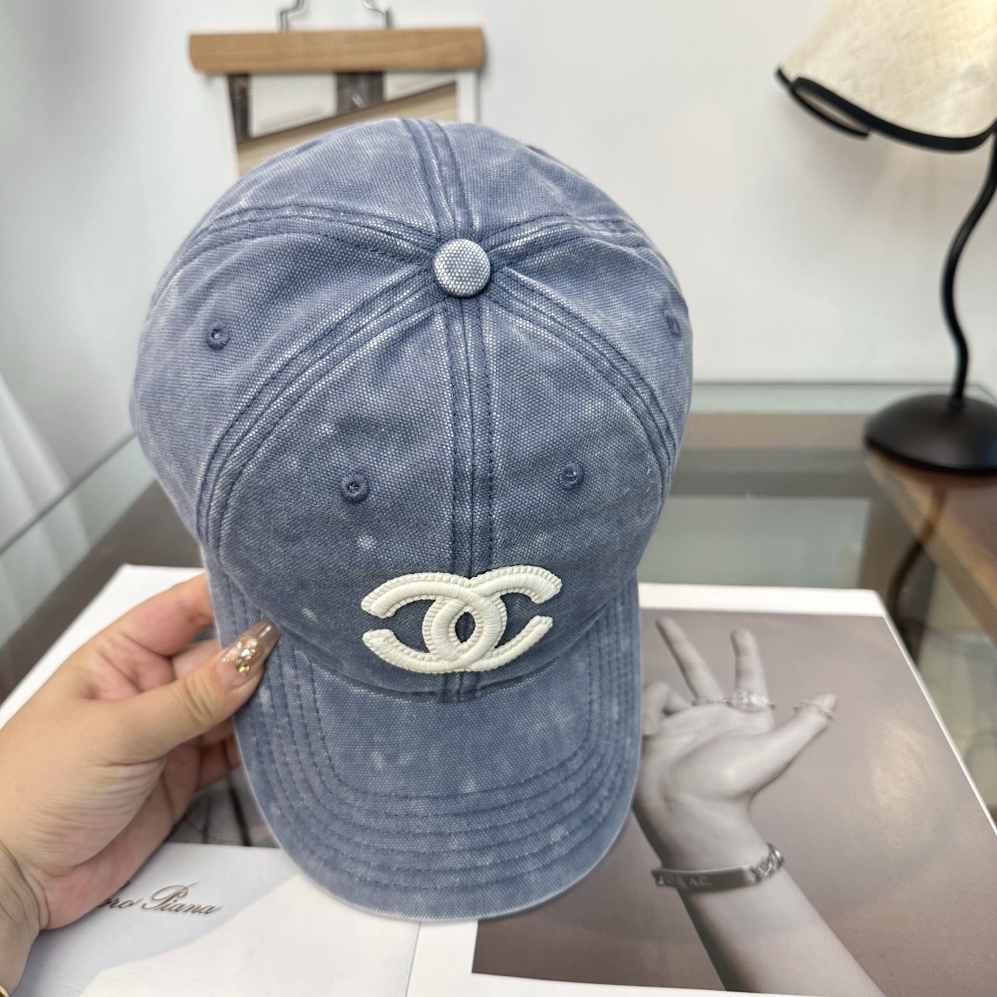 【CHANEL香奈儿】新款高级感小香风鸭舌帽 ，遮阳又超好搭配，出街单品 高货版本原单品质👄
