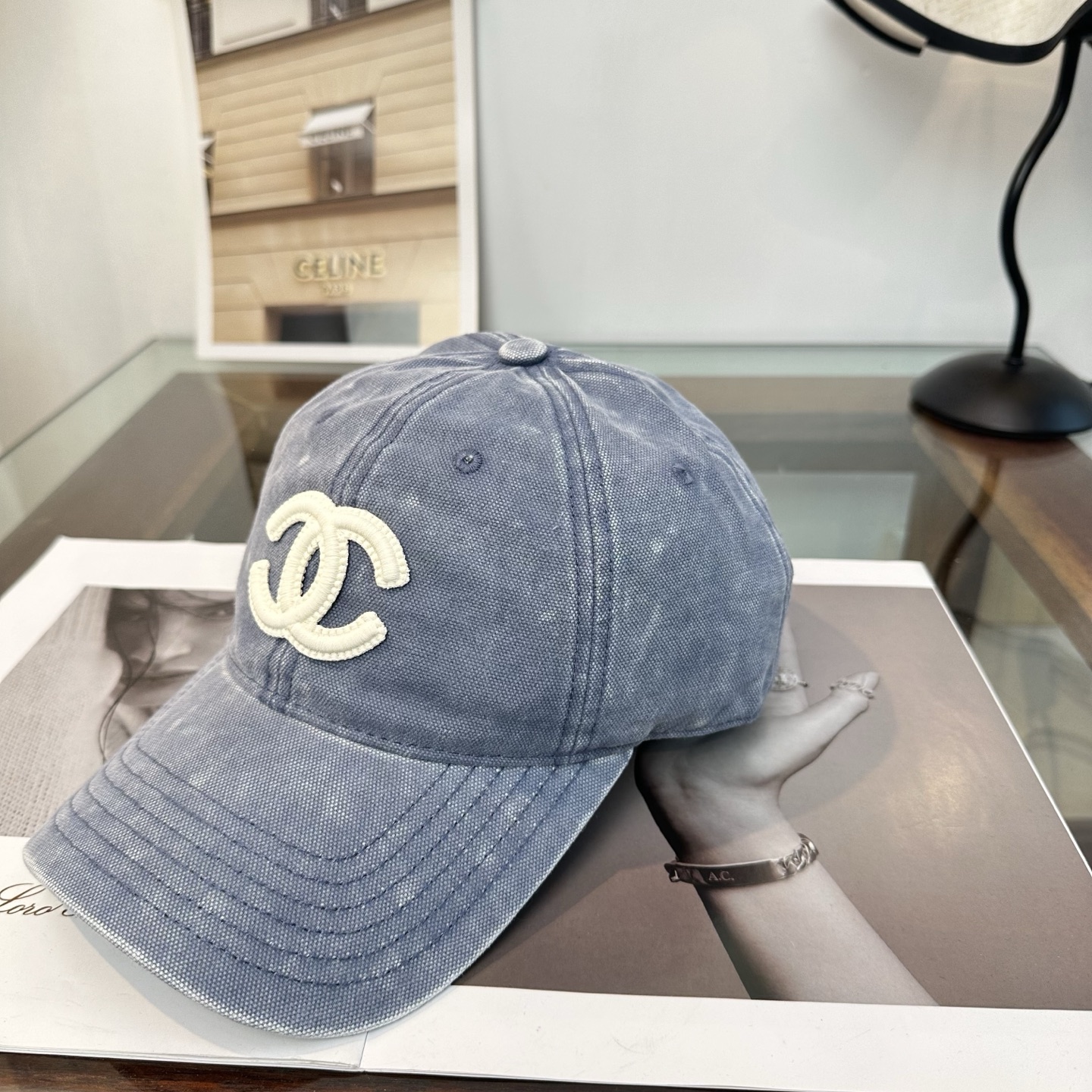 【CHANEL香奈儿】新款高级感小香风鸭舌帽 ，遮阳又超好搭配，出街单品 高货版本原单品质👄