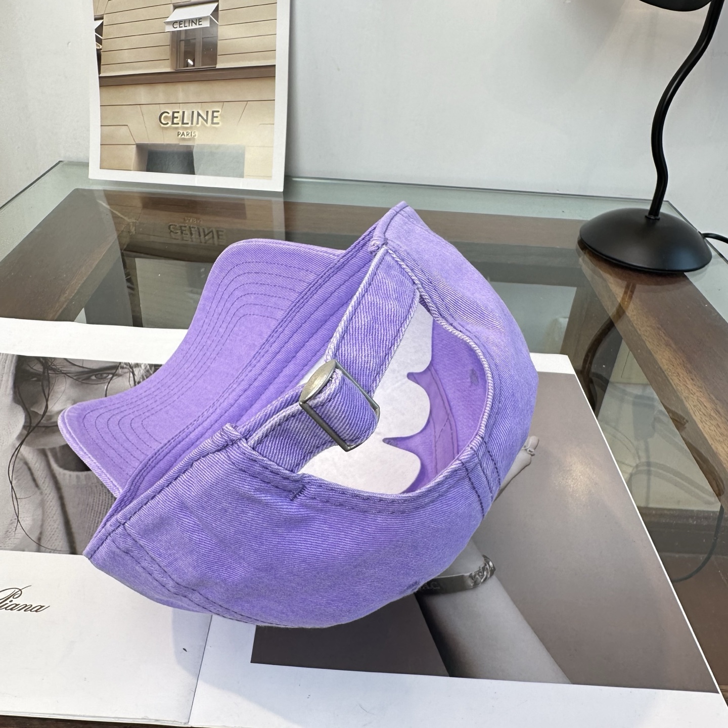 Loewe罗意威26春棒球们颜值担当，遮阳挡风的四季款，闭眼入不会撞款喔！版型挺阔 面料很好喔