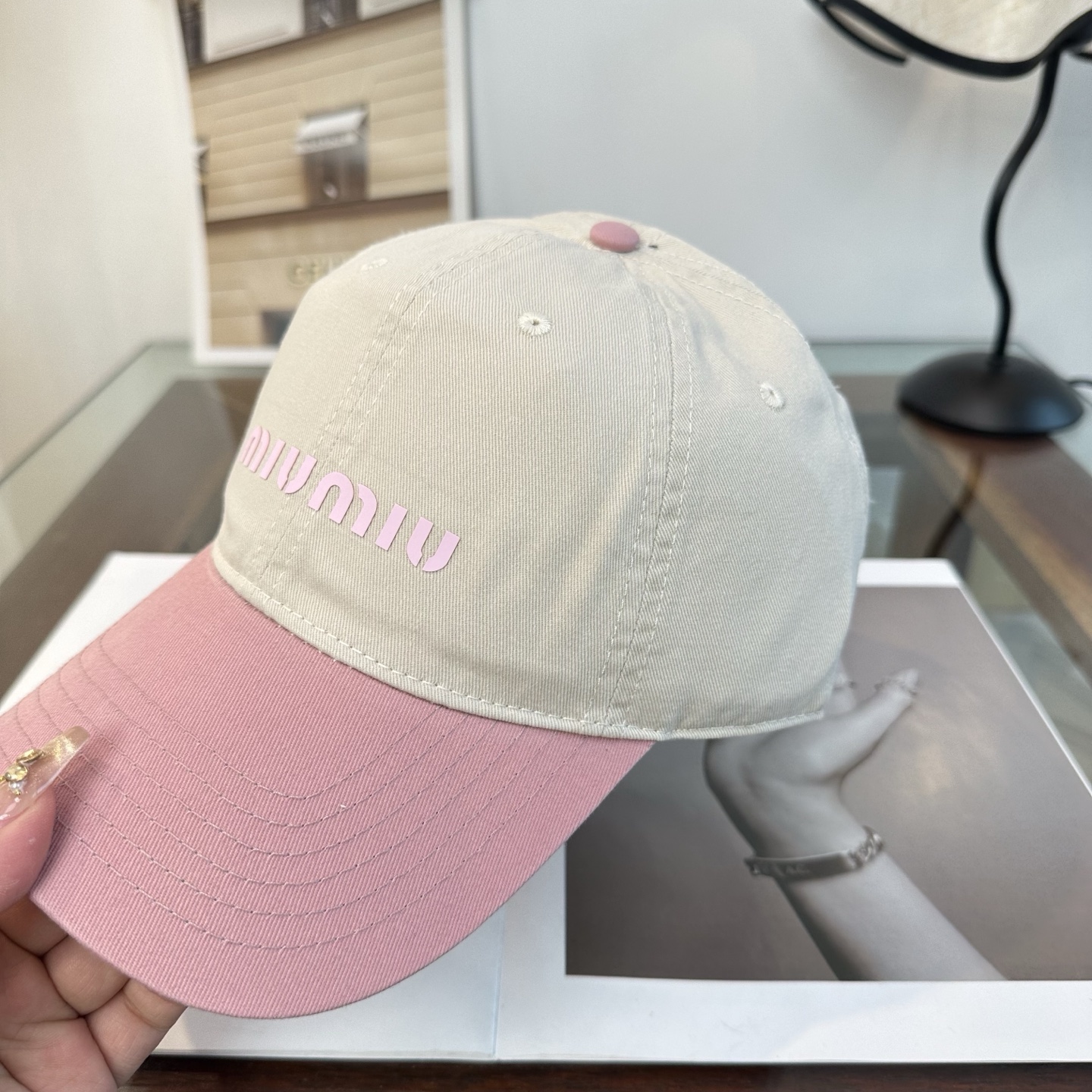 谬谬miumiu 原单 新款棒球帽，正品开模订制，原版做工细致质量超赞！