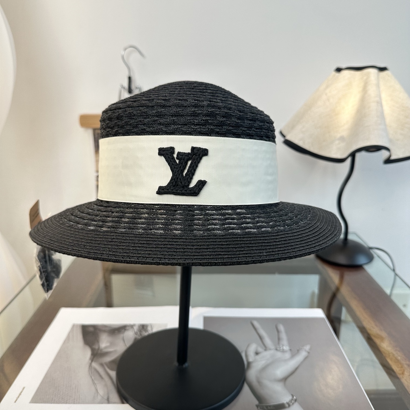 LV路易威登 2026新款平顶草帽 夏天海边首选～新款材质编织而成～质感满分💯