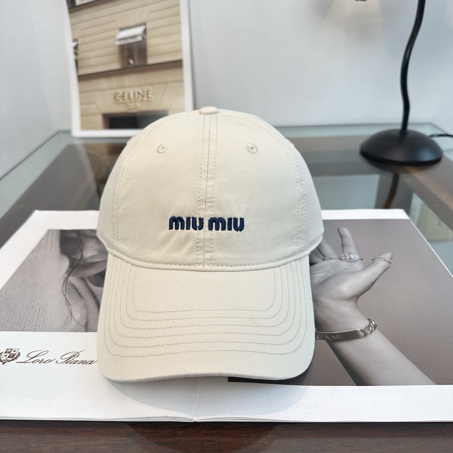 Miu Miu 谬谬miumiu 新款棒球帽， 开模订制， 做工细致质量超赞
