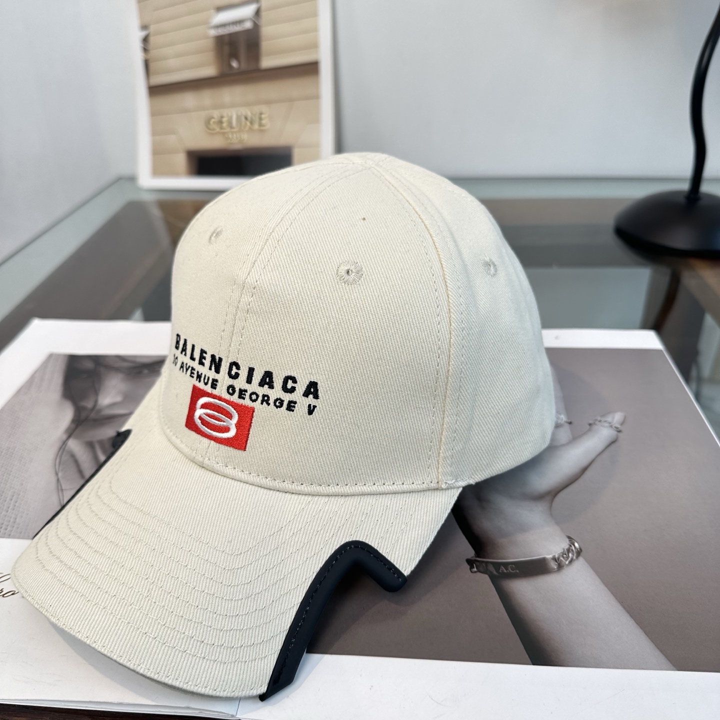 Balenciaga 新品Balenciaga 巴黎世家字母新款棒球帽