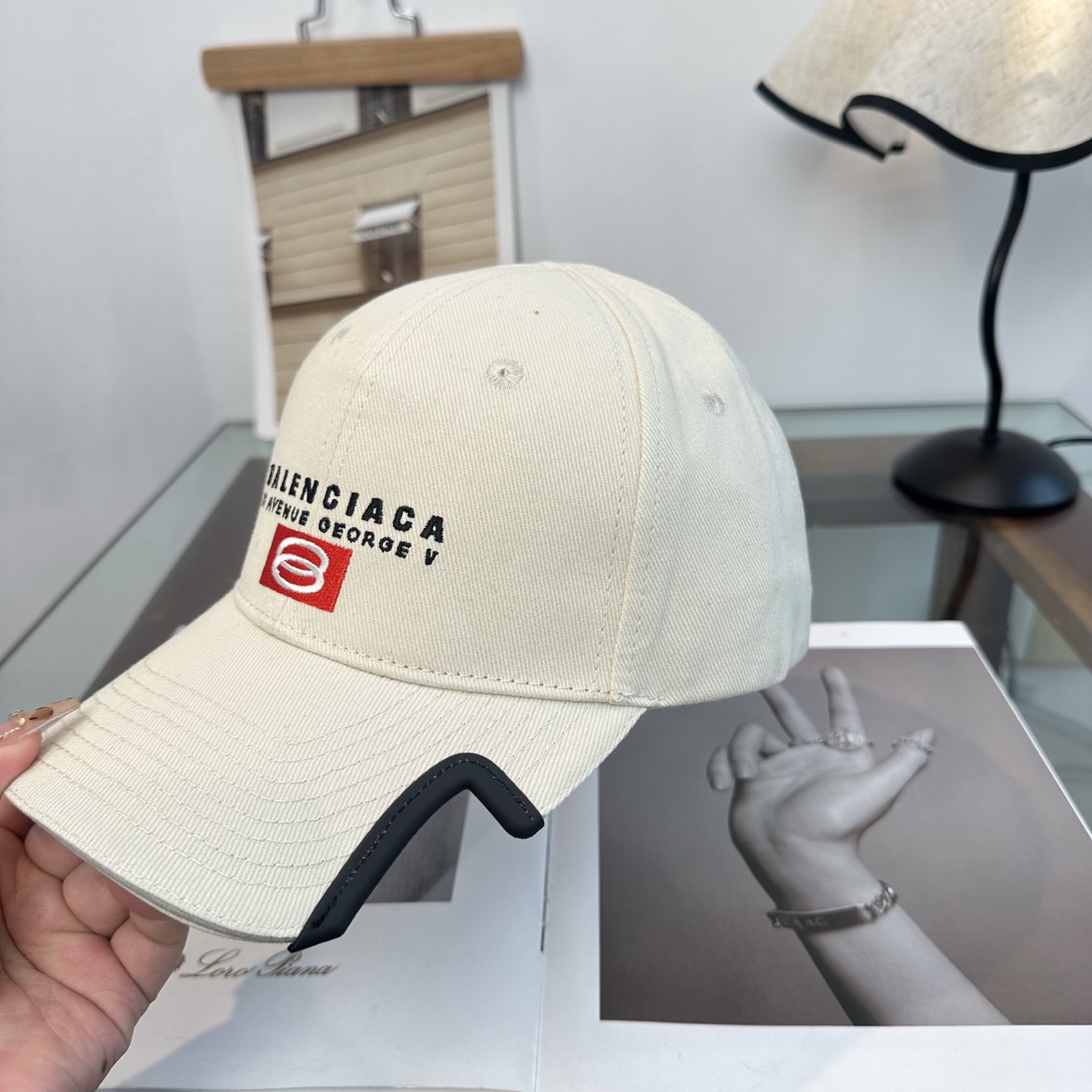 Balenciaga 新品Balenciaga 巴黎世家字母新款棒球帽