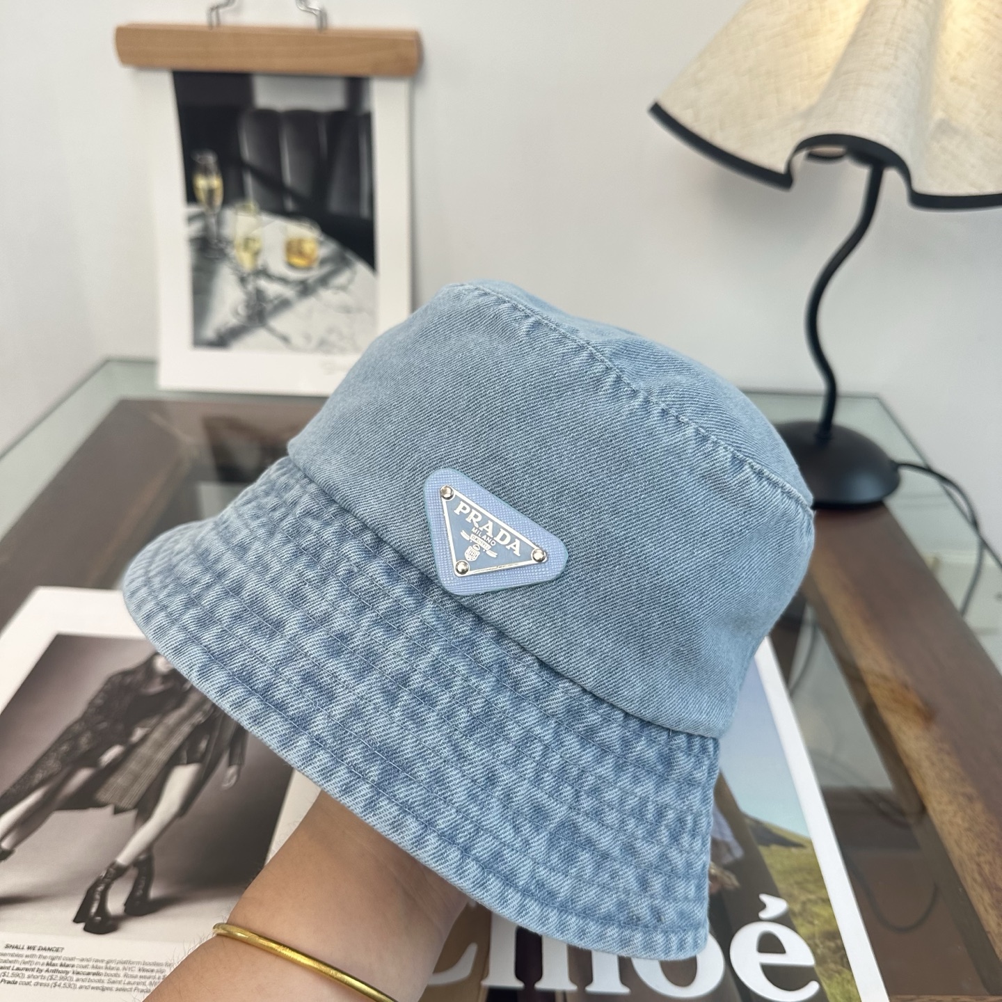 Prada 普拉达 Prada 三角标渔夫帽，显脸小 款超好搭配，赶紧入手