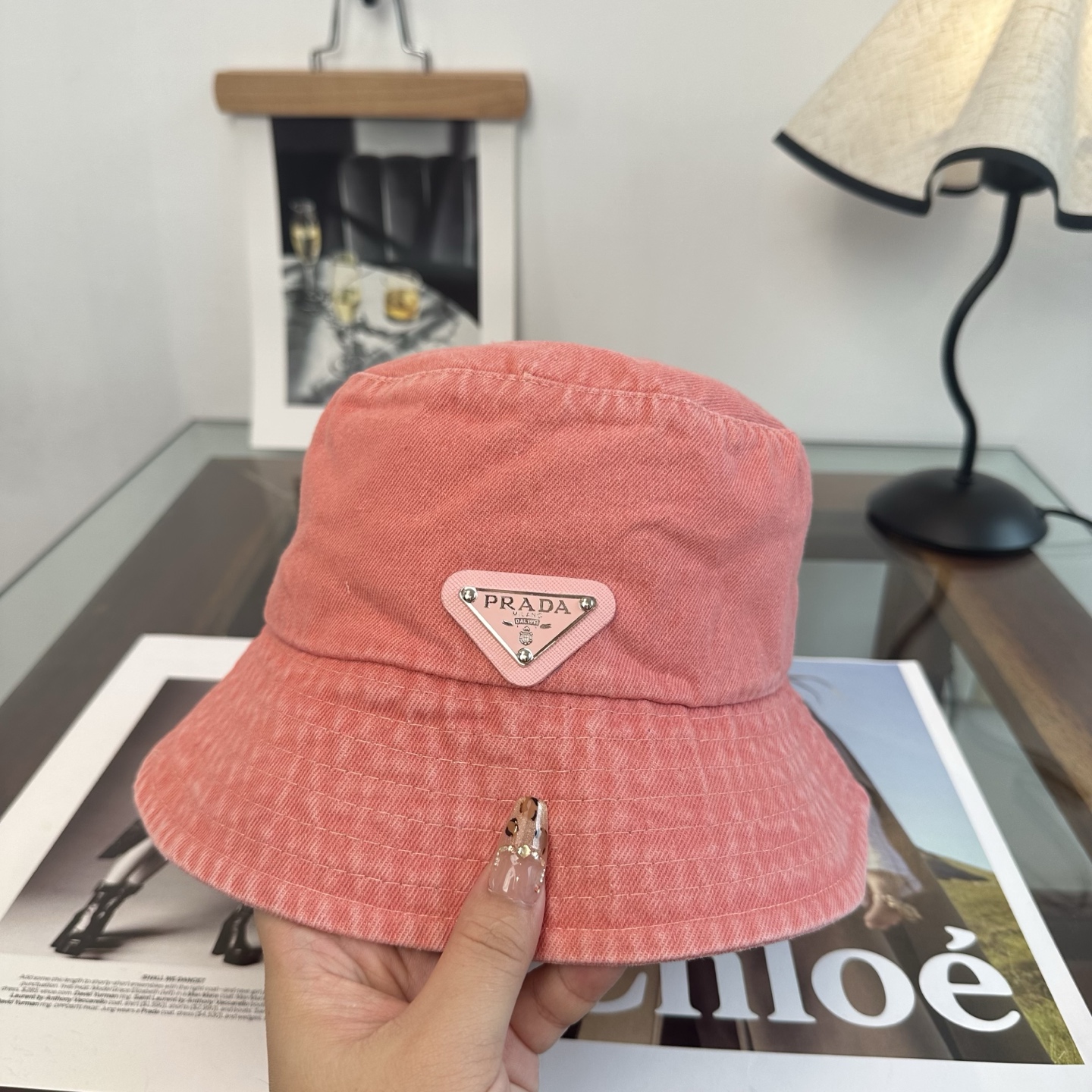 Prada 普拉达 Prada 三角标渔夫帽，显脸小 款超好搭配，赶紧入手
