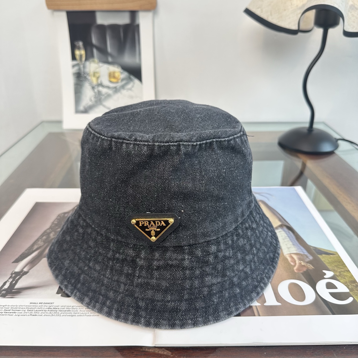 Prada 普拉达 Prada 三角标渔夫帽，显脸小 款超好搭配，赶紧入手