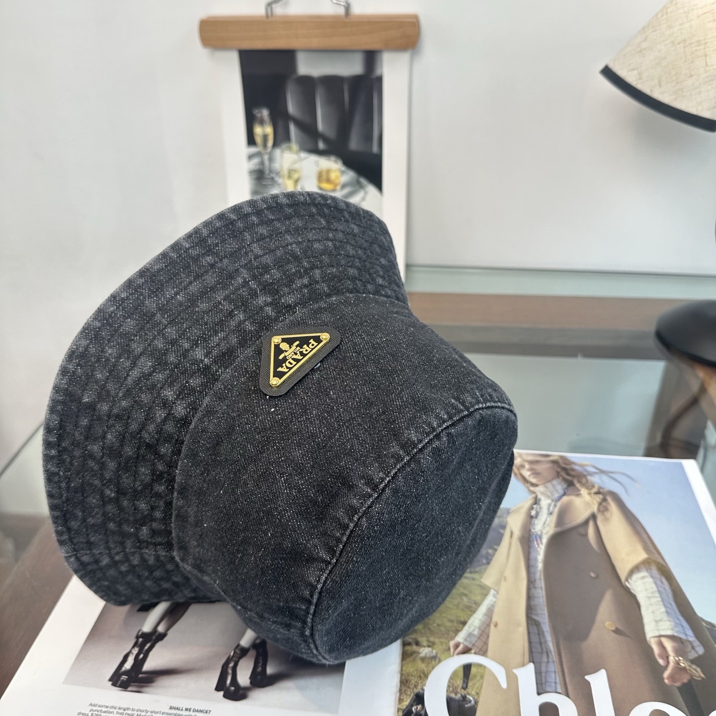 普拉达 Prada 经典三角标渔夫帽，显脸小 大牌款超好搭配，赶紧入手！