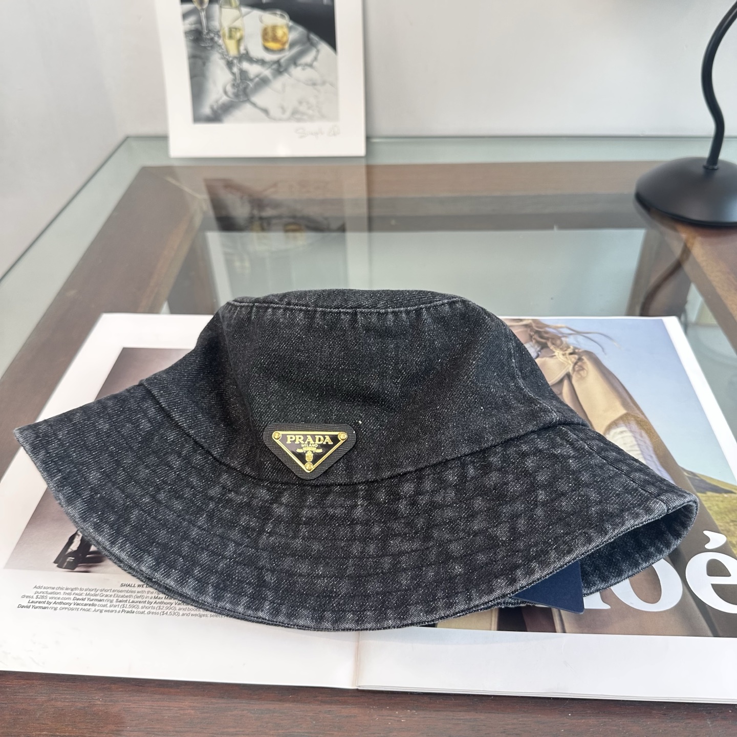 普拉达 Prada 经典三角标渔夫帽，显脸小 大牌款超好搭配，赶紧入手！