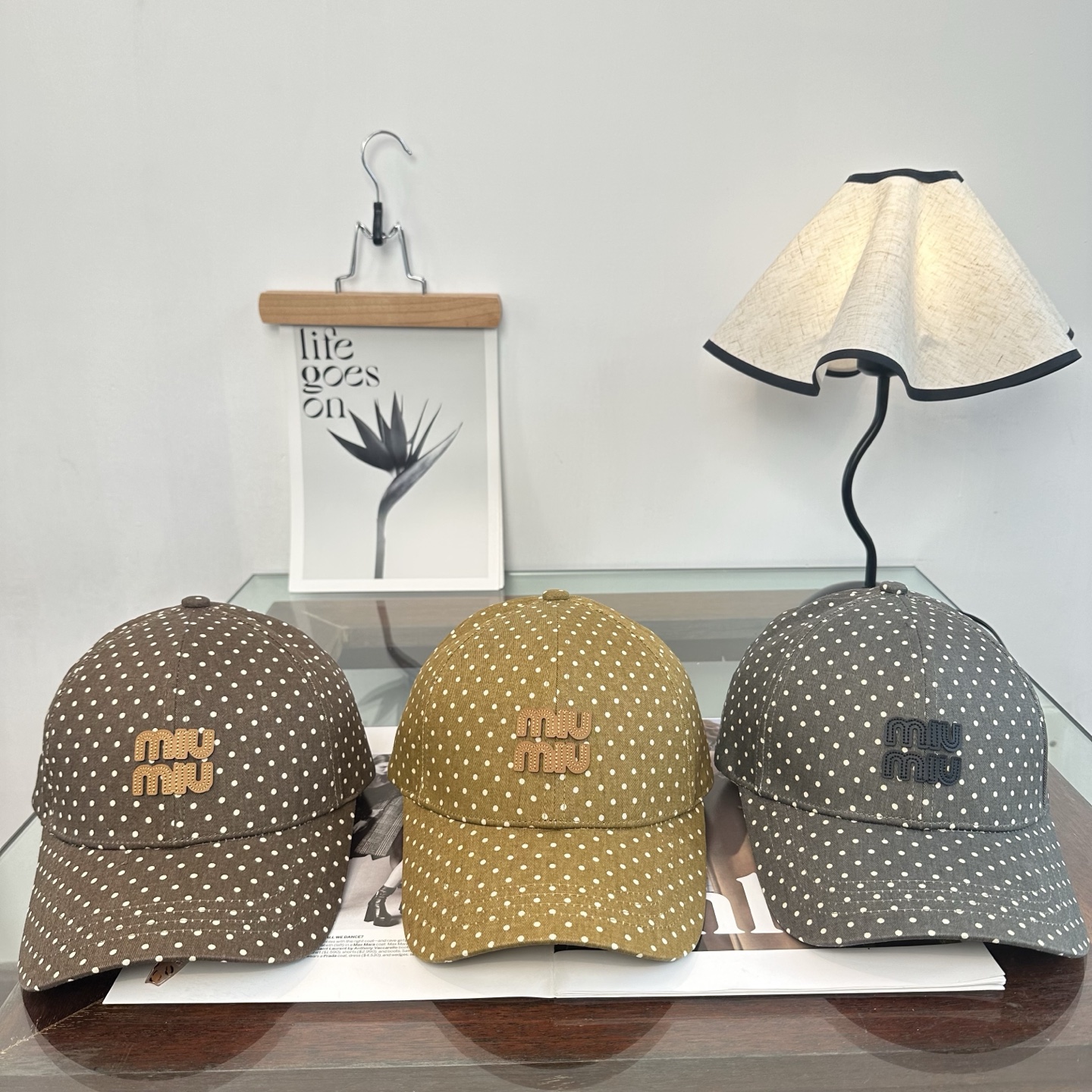 Miu Miu 谬谬miumiu 新款棒球帽， 开模订制， 做工细致质量超赞