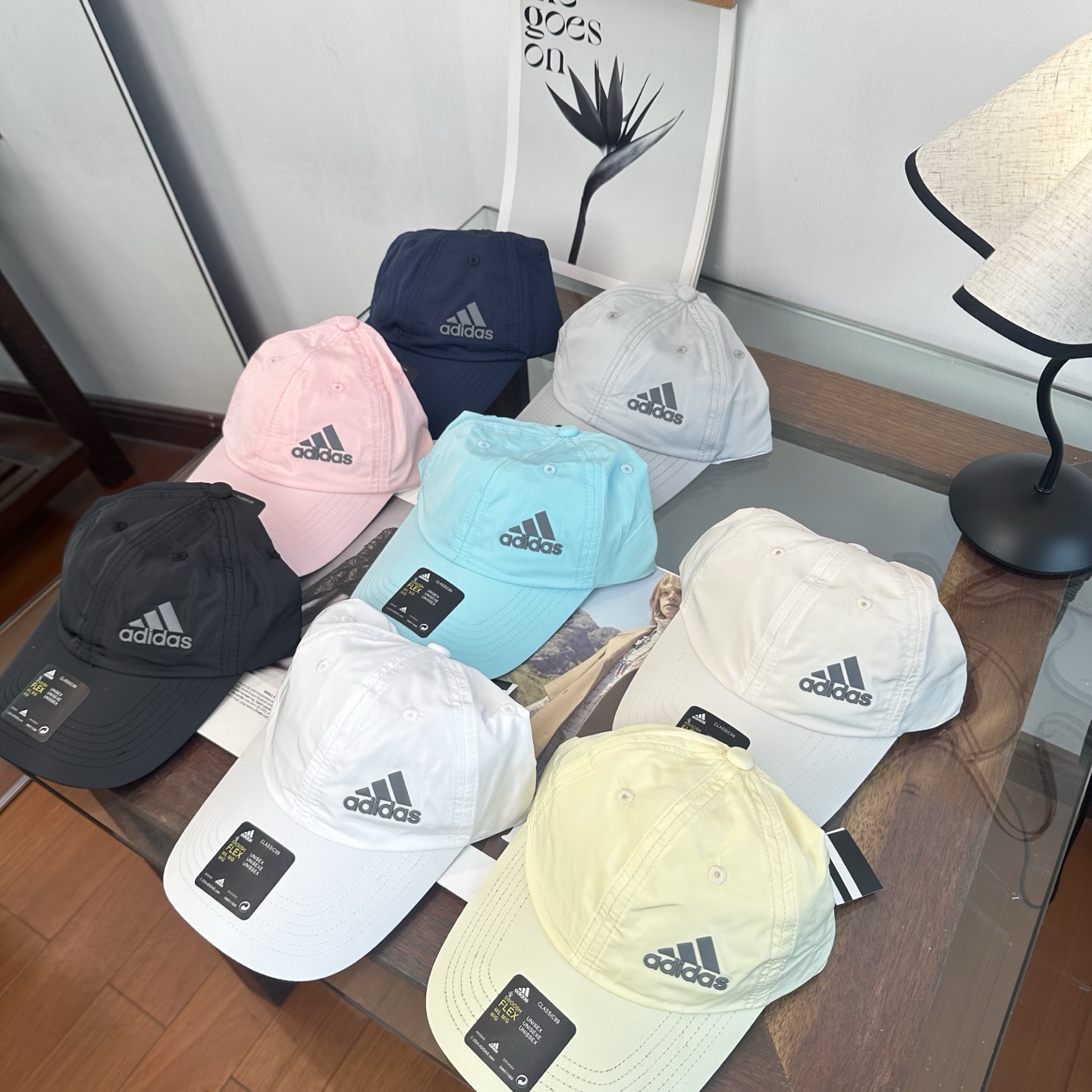 Unknown Adidas阿迪达斯高版棒球帽，细节做工都很 ，面料超舒服 百搭款