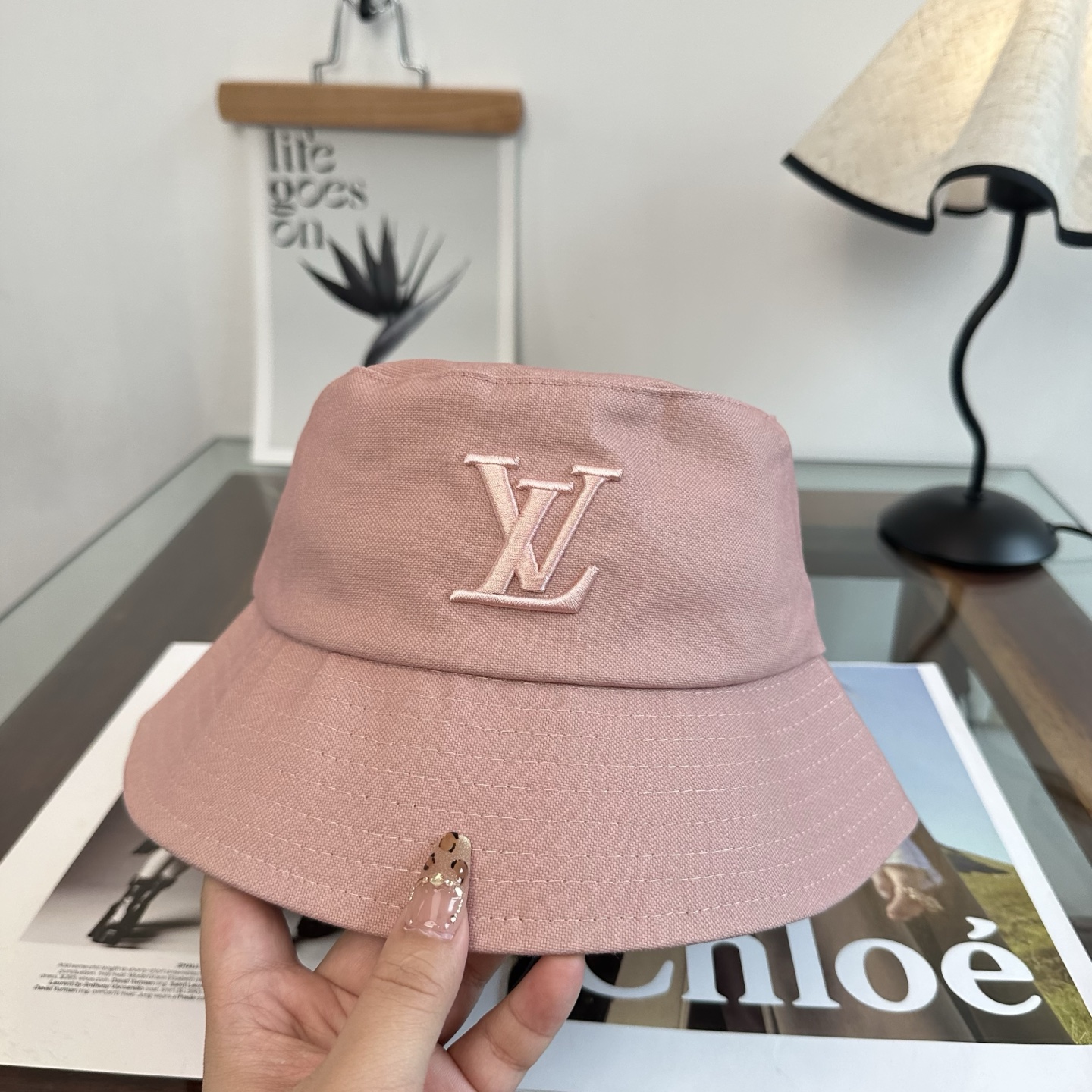 Louis Vuitton LV路易威登 渔夫帽 款 轻盈透气。完美版型，对格精准无误， 品质，独家 摄，男女适用