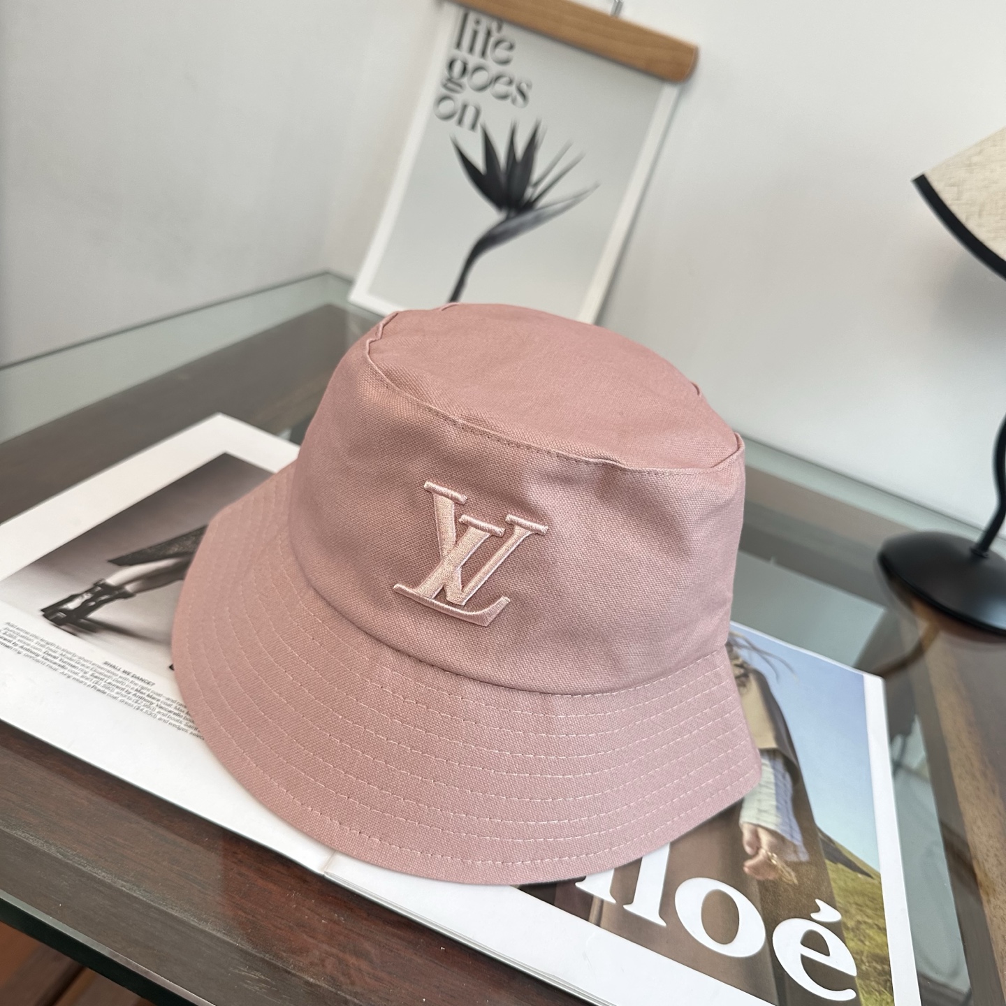 Louis Vuitton LV路易威登 渔夫帽 款 轻盈透气。完美版型，对格精准无误， 品质，独家 摄，男女适用