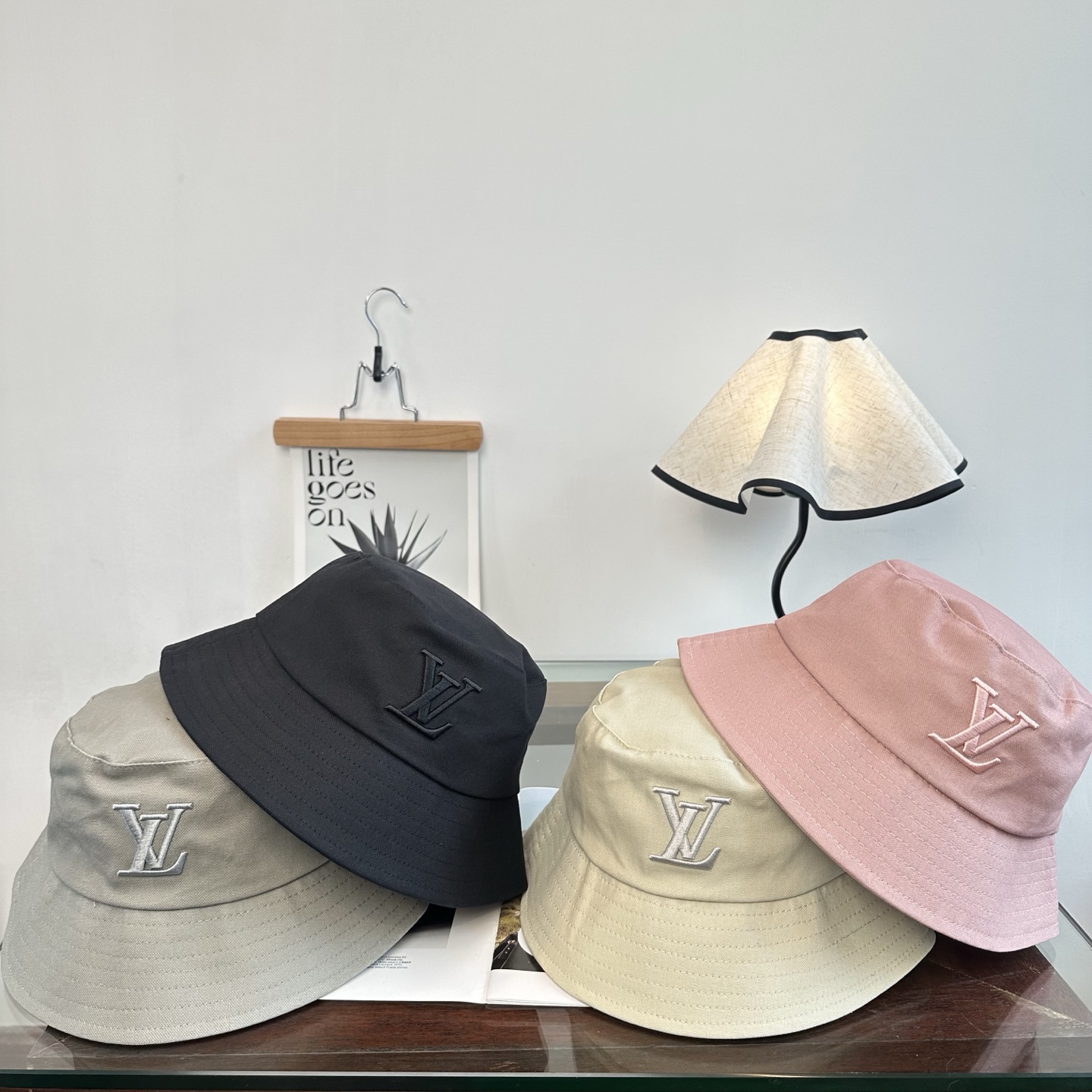 Louis Vuitton LV路易威登 渔夫帽 款 轻盈透气。完美版型，对格精准无误， 品质，独家 摄，男女适用