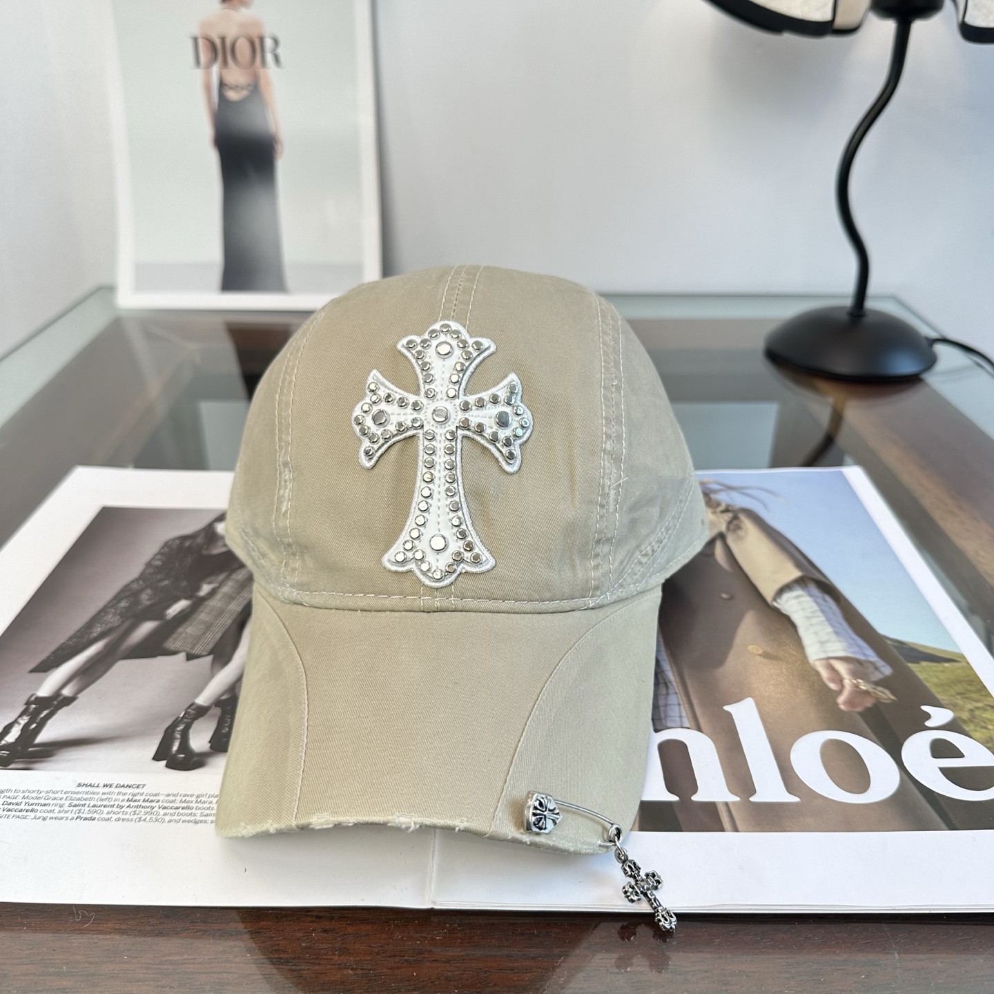 Chrome Hearts Chrome hearts 克罗心 新款十字架 高品质棒球帽，高端定制版 博主同款 墙裂推荐 质量巨好 谁戴谁 ~