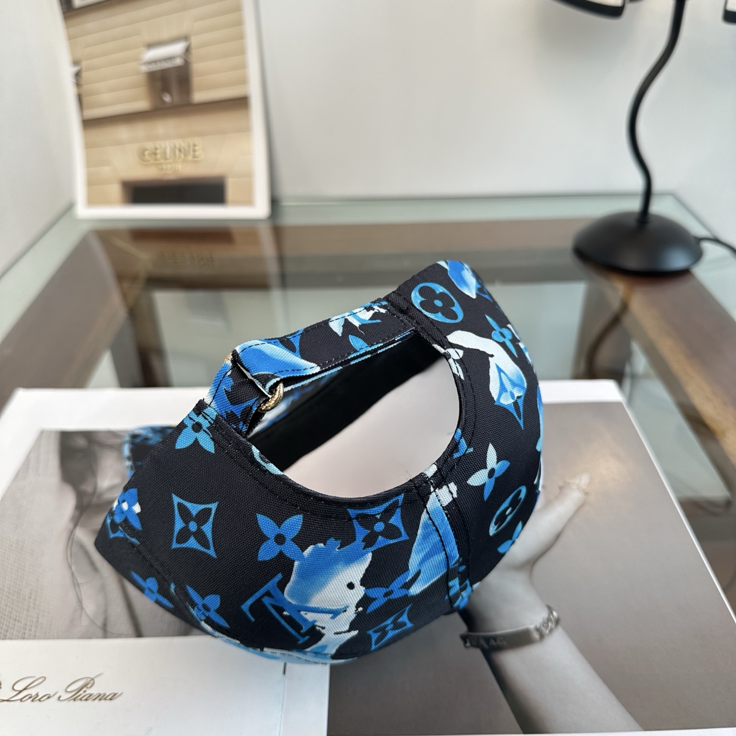 🧢路易威登棒球帽 LouisVuitton😍新款LV棒球帽，重工打造♥️高端大气，百搭款🤗男女通用！