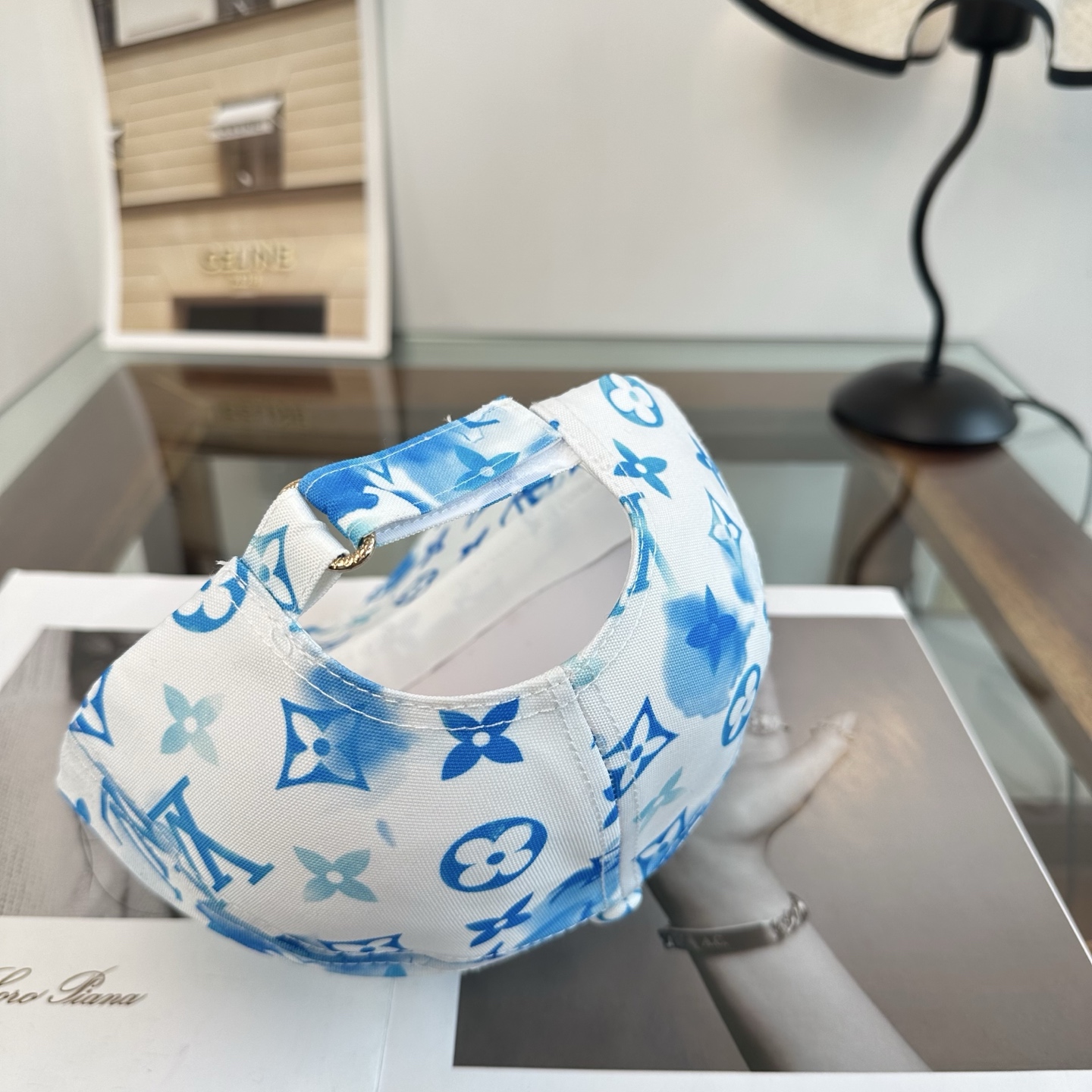 🧢路易威登棒球帽 LouisVuitton😍新款LV棒球帽，重工打造♥️高端大气，百搭款🤗男女通用！